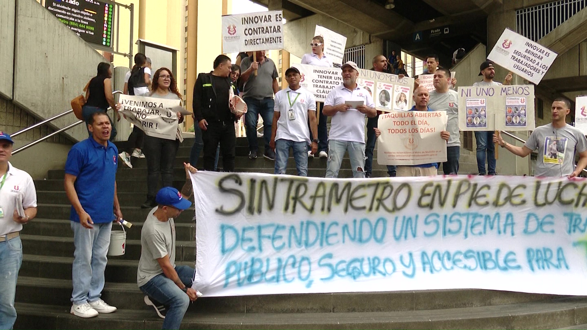 Protesta de trabajadores asociados a Sintrametro