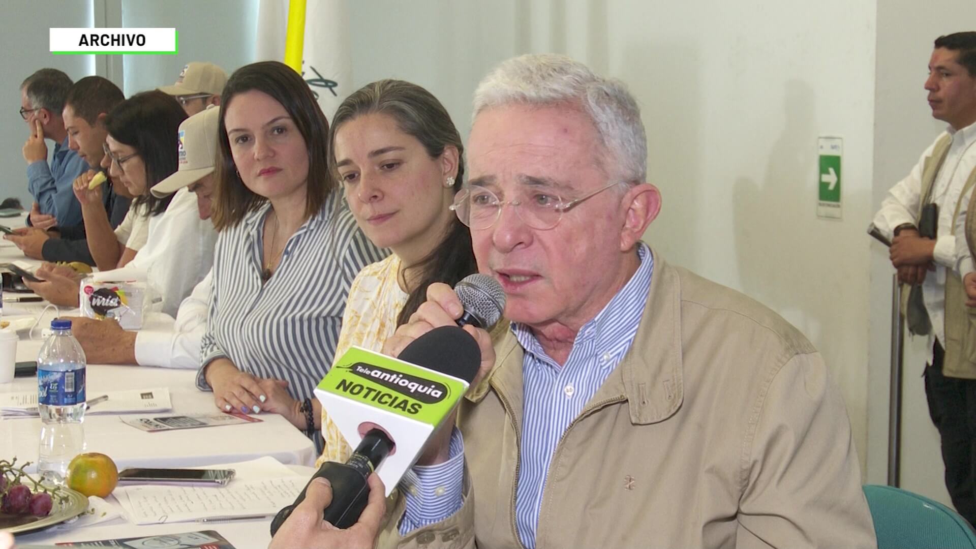 Tribunal no precluyó investigación contra Uribe