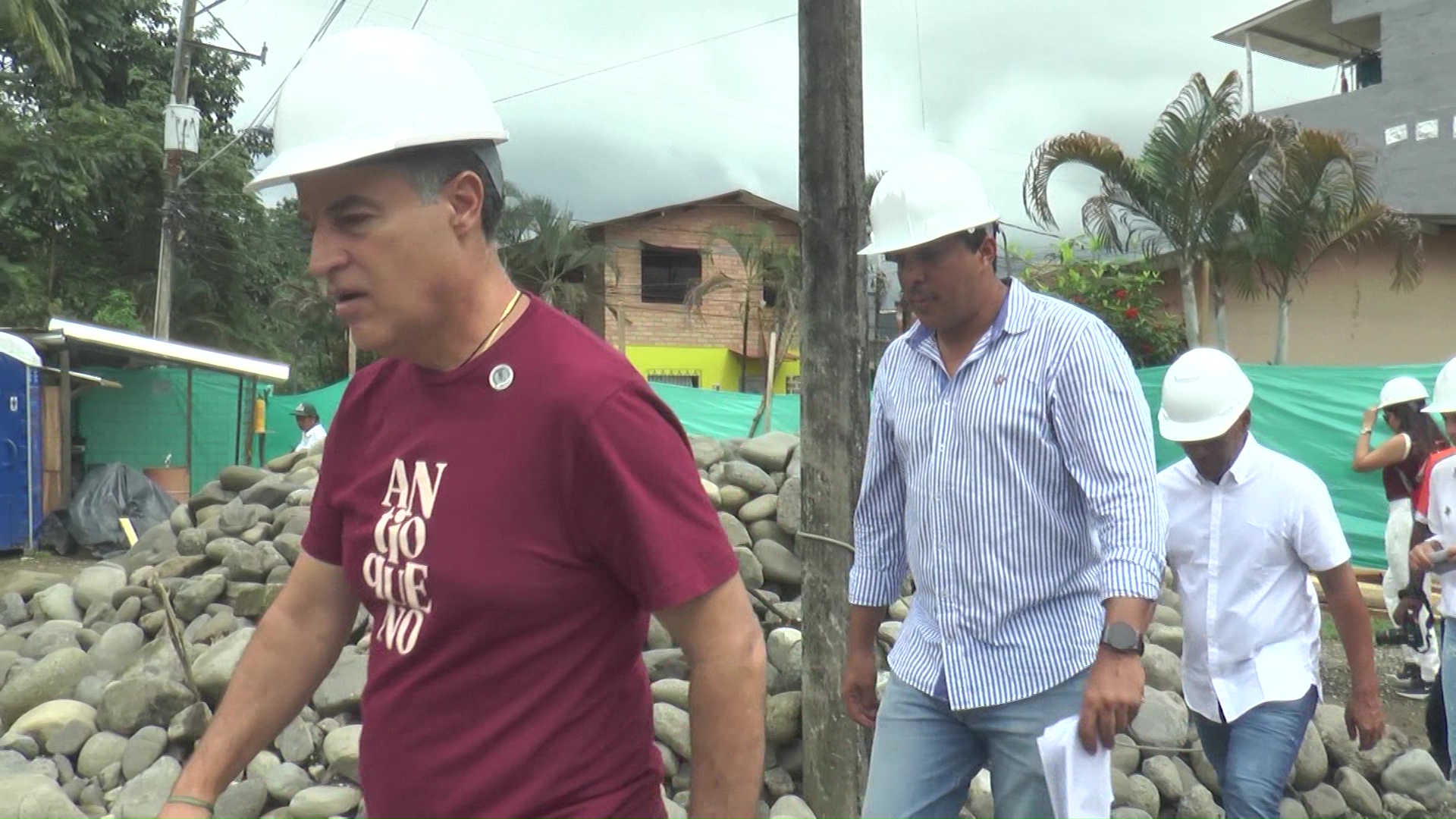 Visita a Parques del Río y primera piedra de hospital en Apartadó