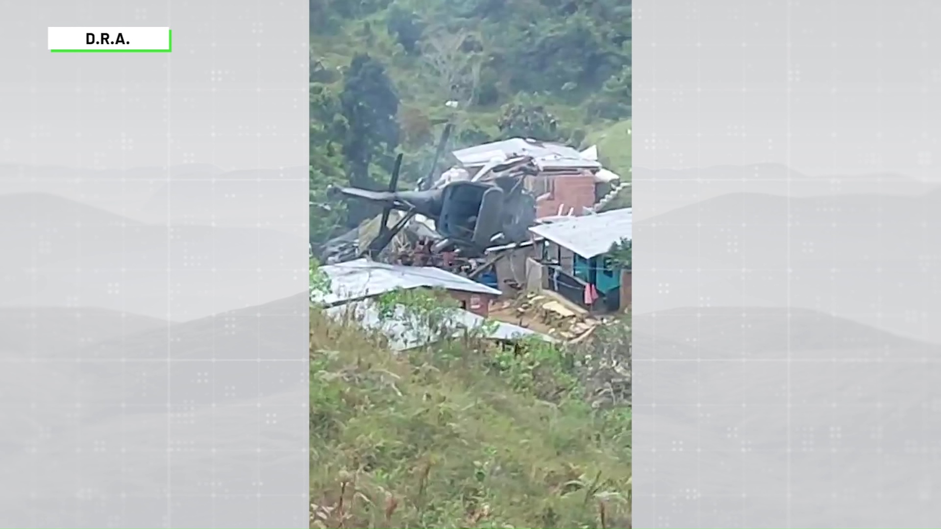 Helicóptero del ejército cayó sobre una casa
