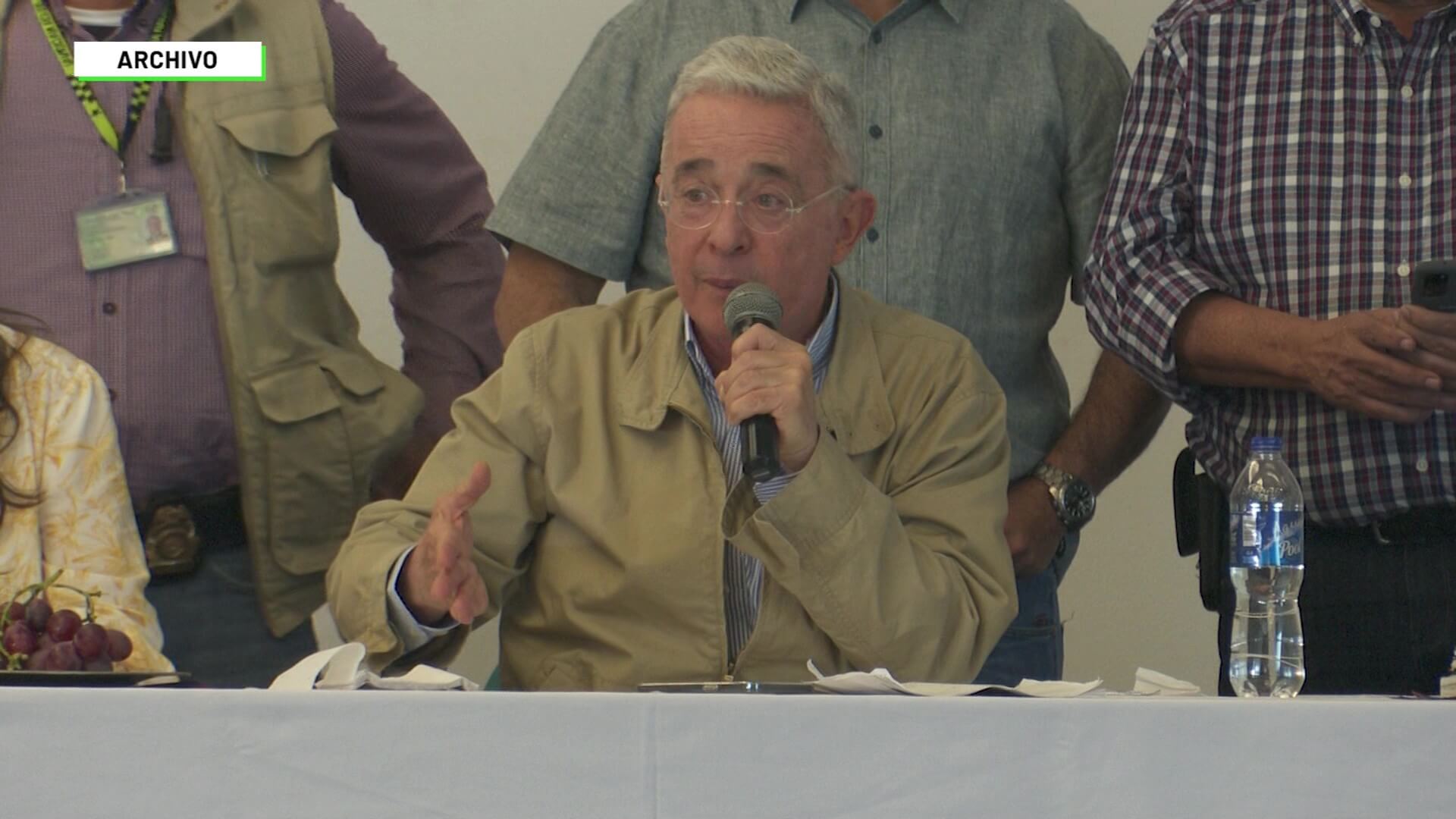 Álvaro Uribe citado a versión libre por masacre de El Aro