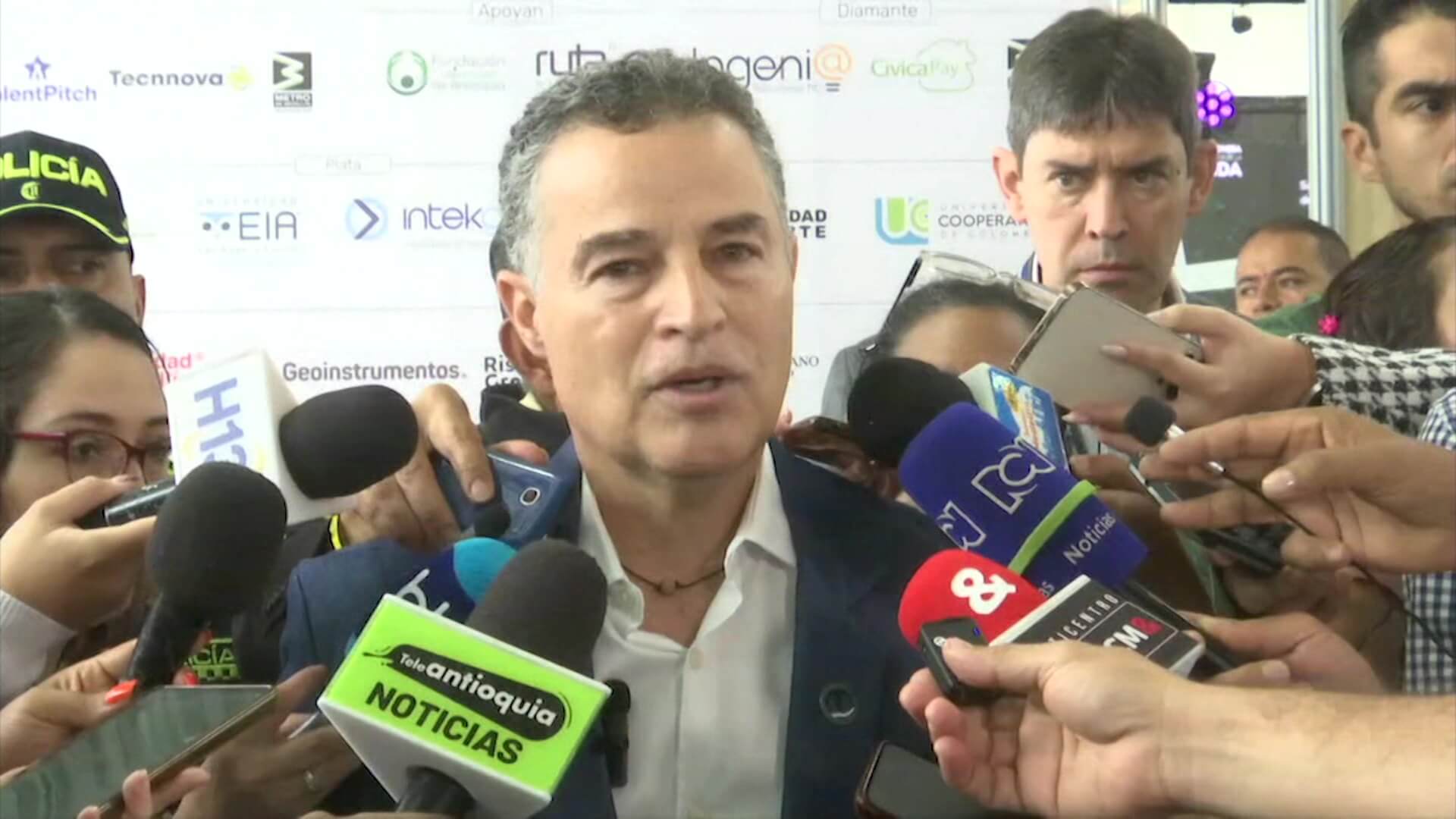 El gobernador Aníbal Gaviria denuncia ‘toma’ al Metro de exalcalde
