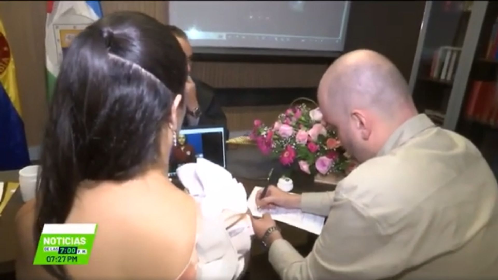 Una pareja con discapacidad auditiva se dio el ‘sí’ en una boda civil