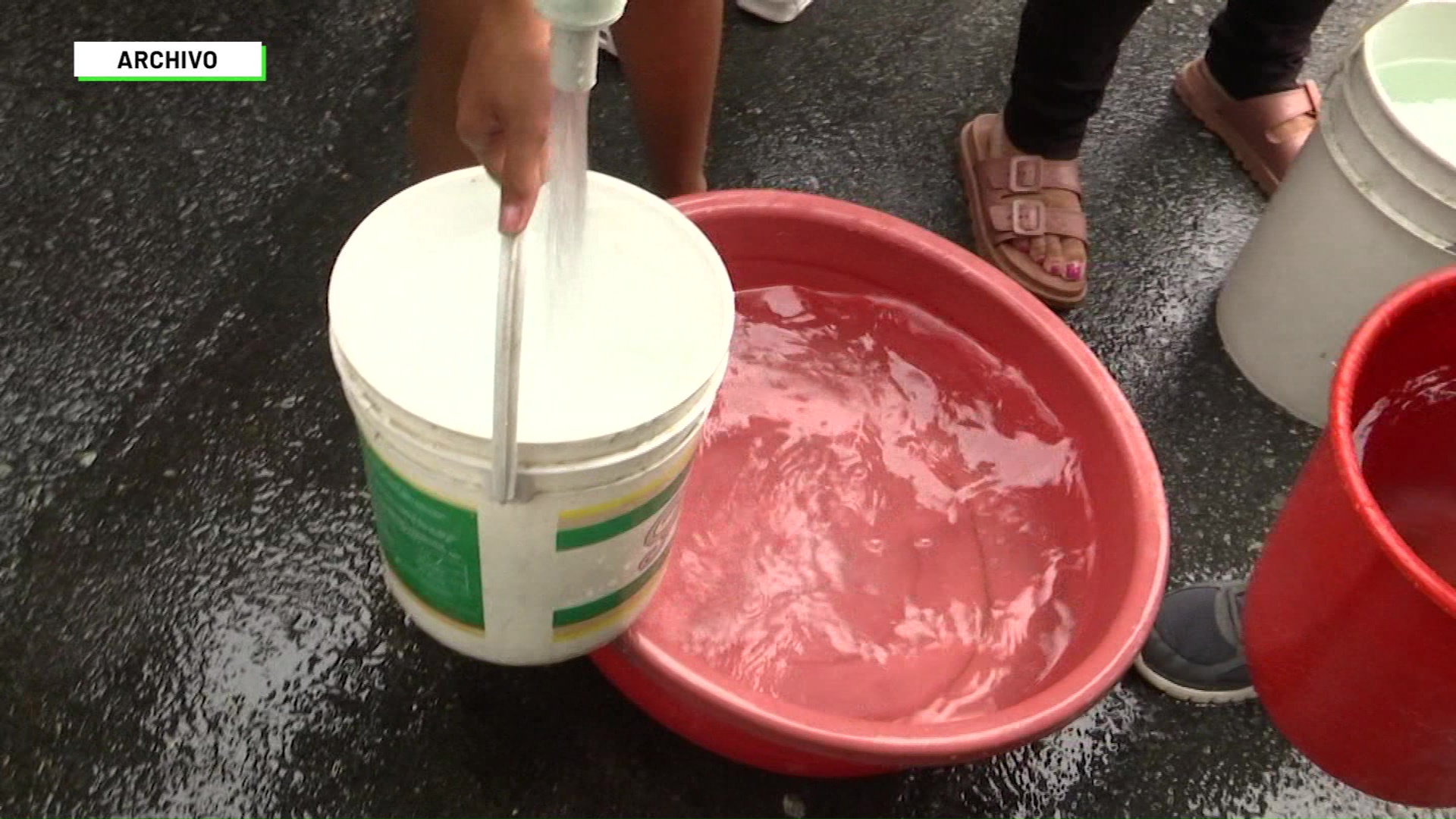 Barrios de El Poblado y Envigado continúan sin agua por daño