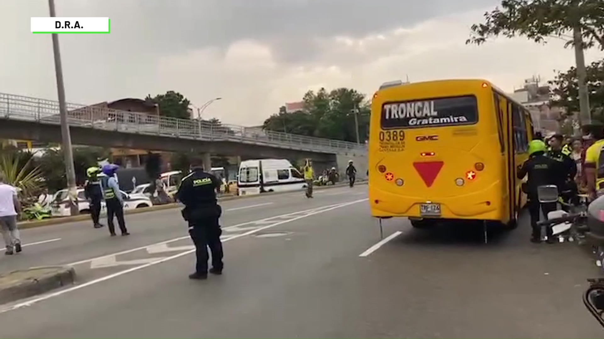 Linchan a señalados ladrones dentro de un bus