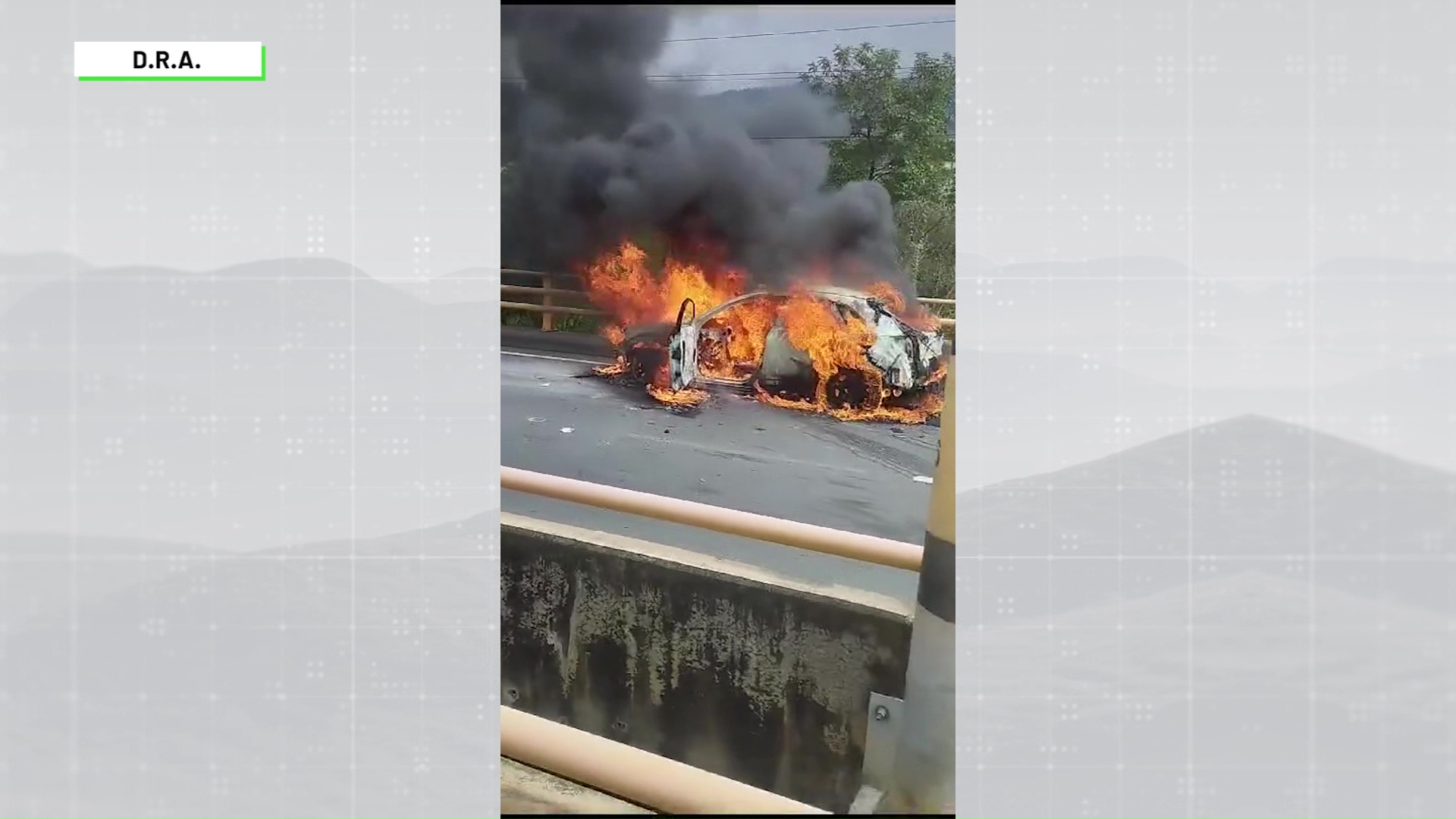 Vehículo se prendió en llamas en la vía Túnel de Occidente