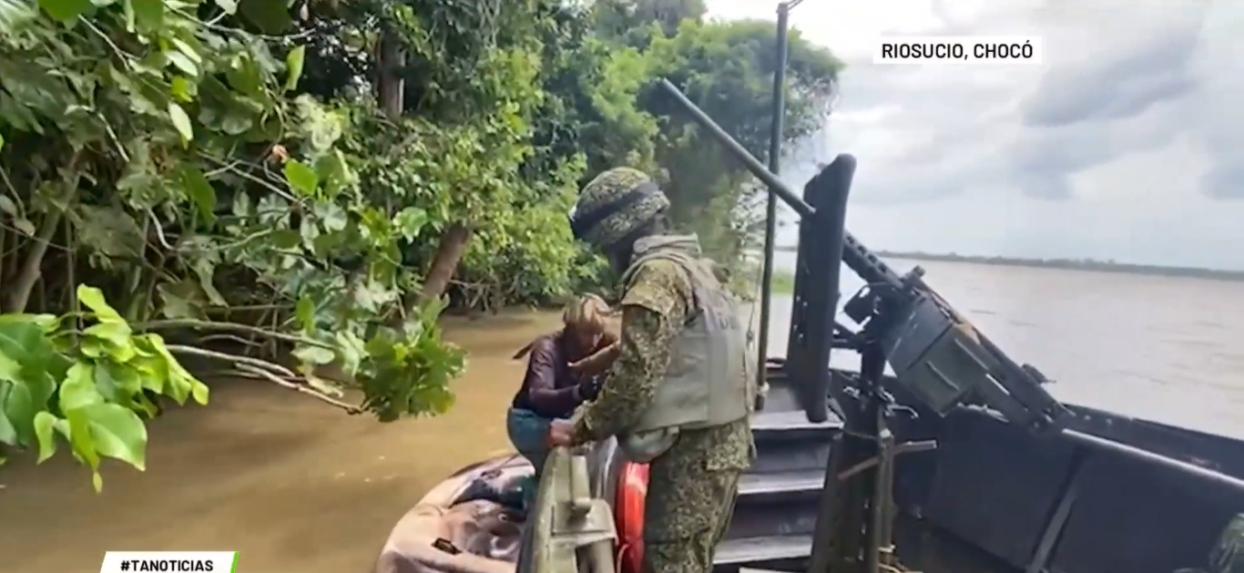 Armada rescató a un argentino en el río Atrato