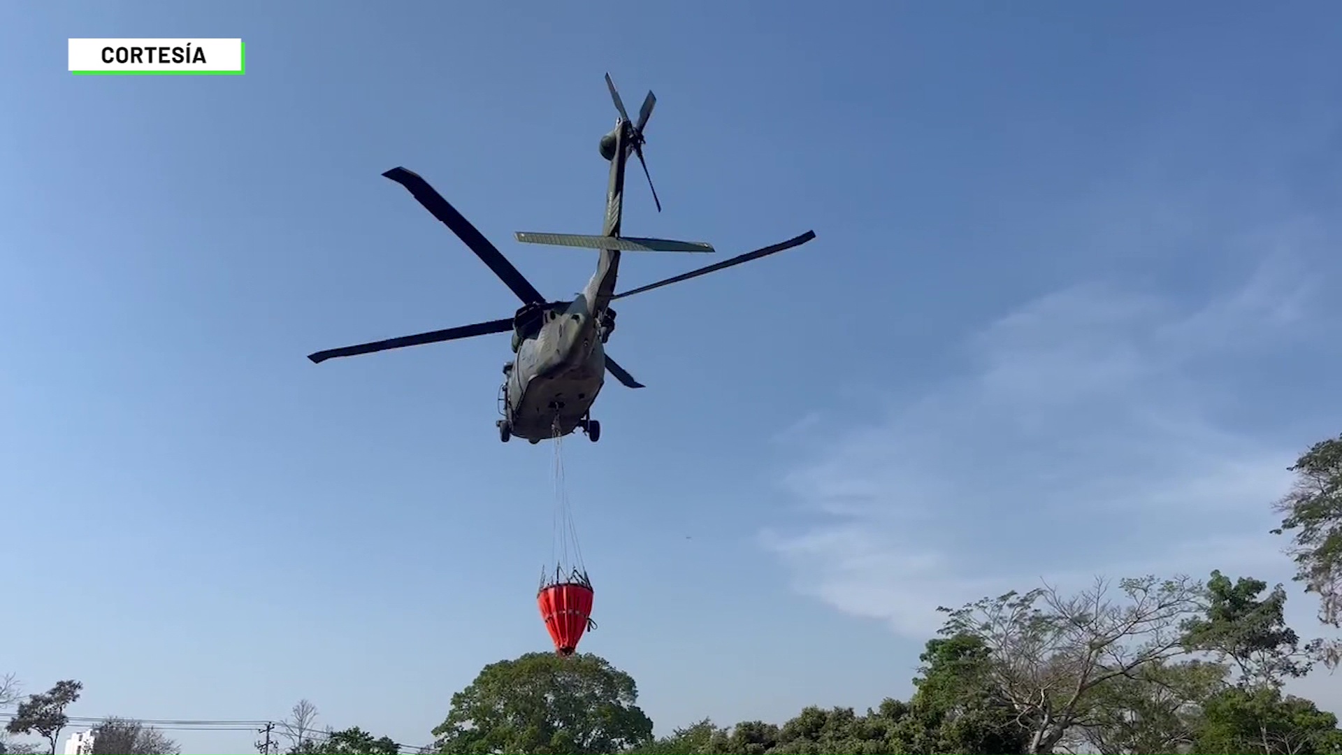 Llegó ayuda del Perú para combatir fuego