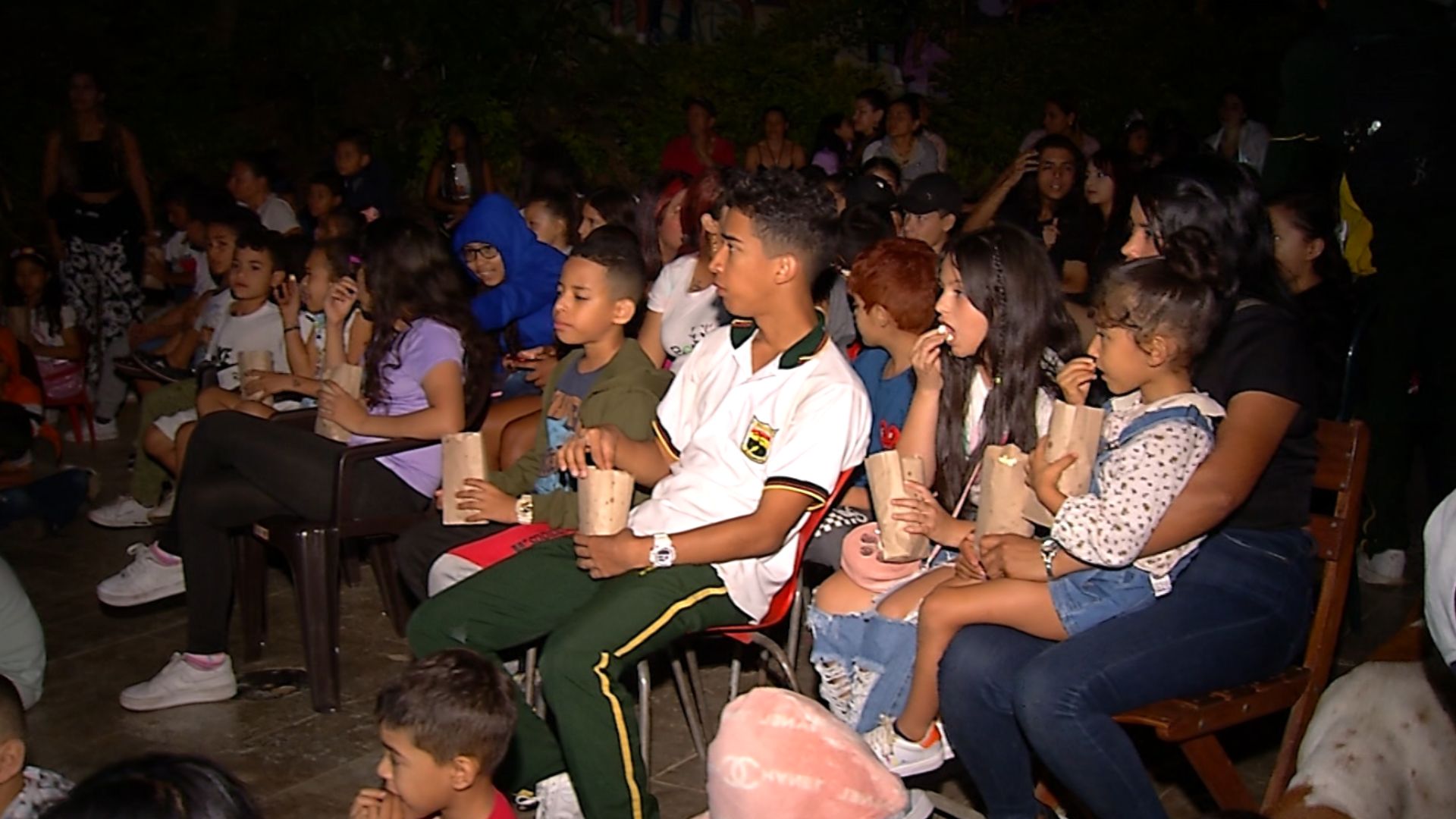 Cine al aire libre en Santo Domingo Savio