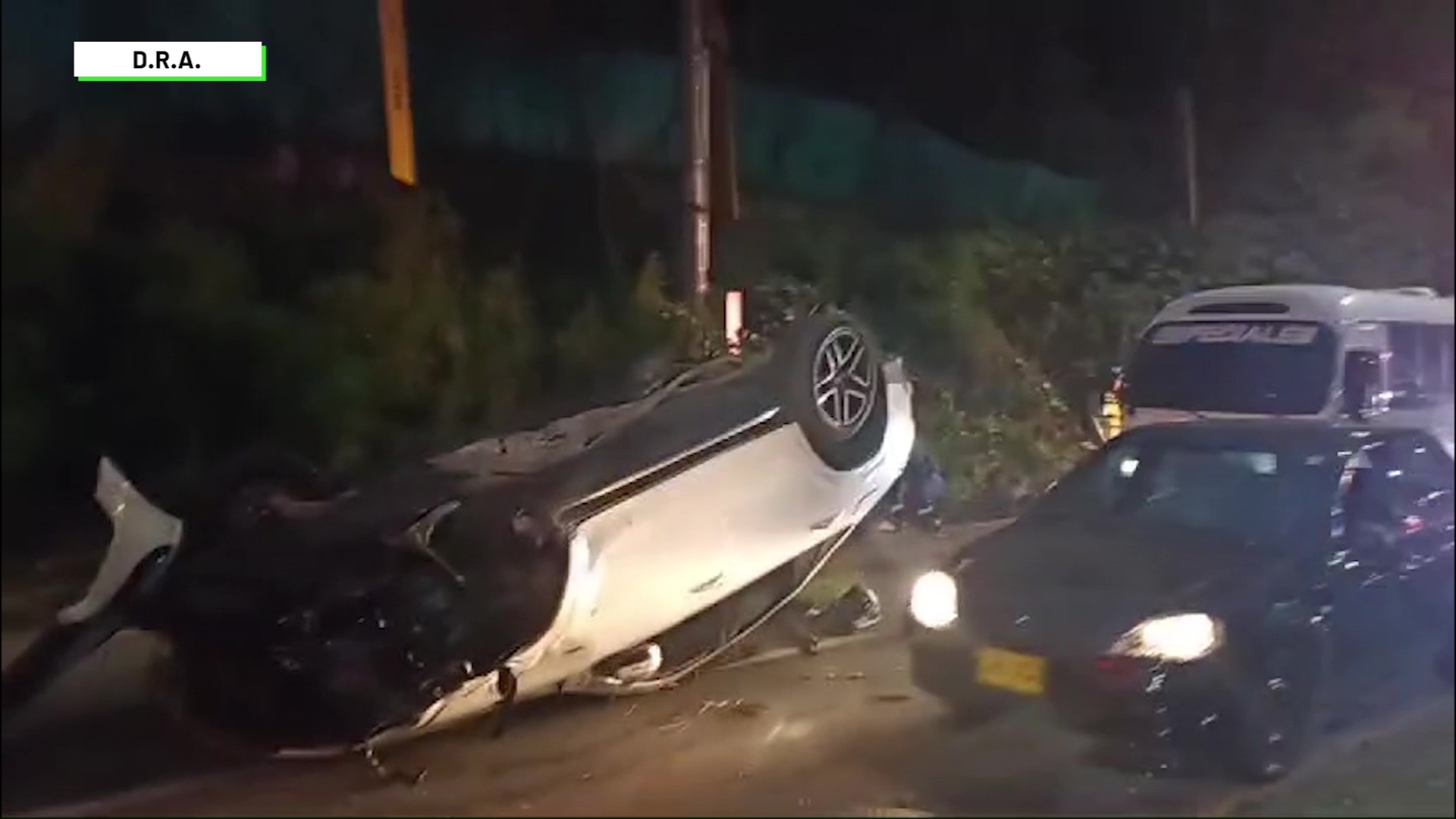 Conductor arrolló a dos ciclistas y huyó