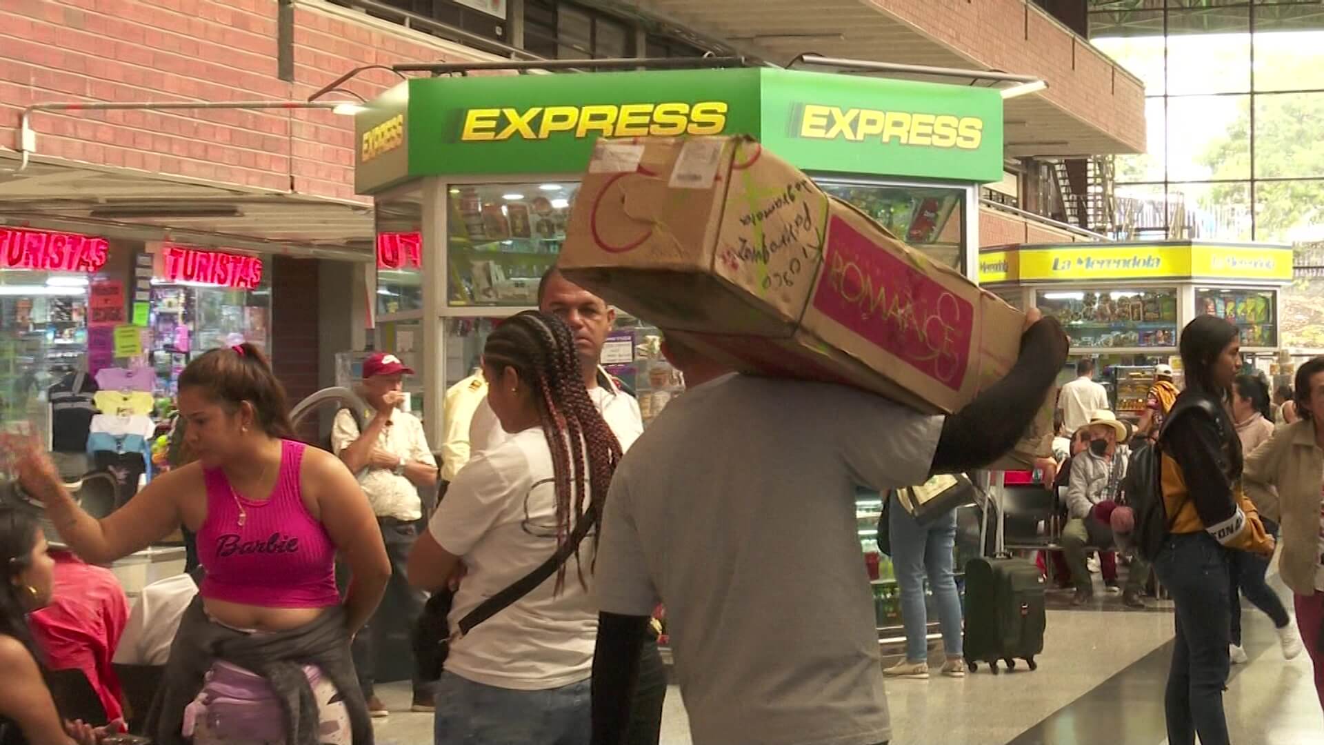 100 mil personas viajarán hoy vía terrestre