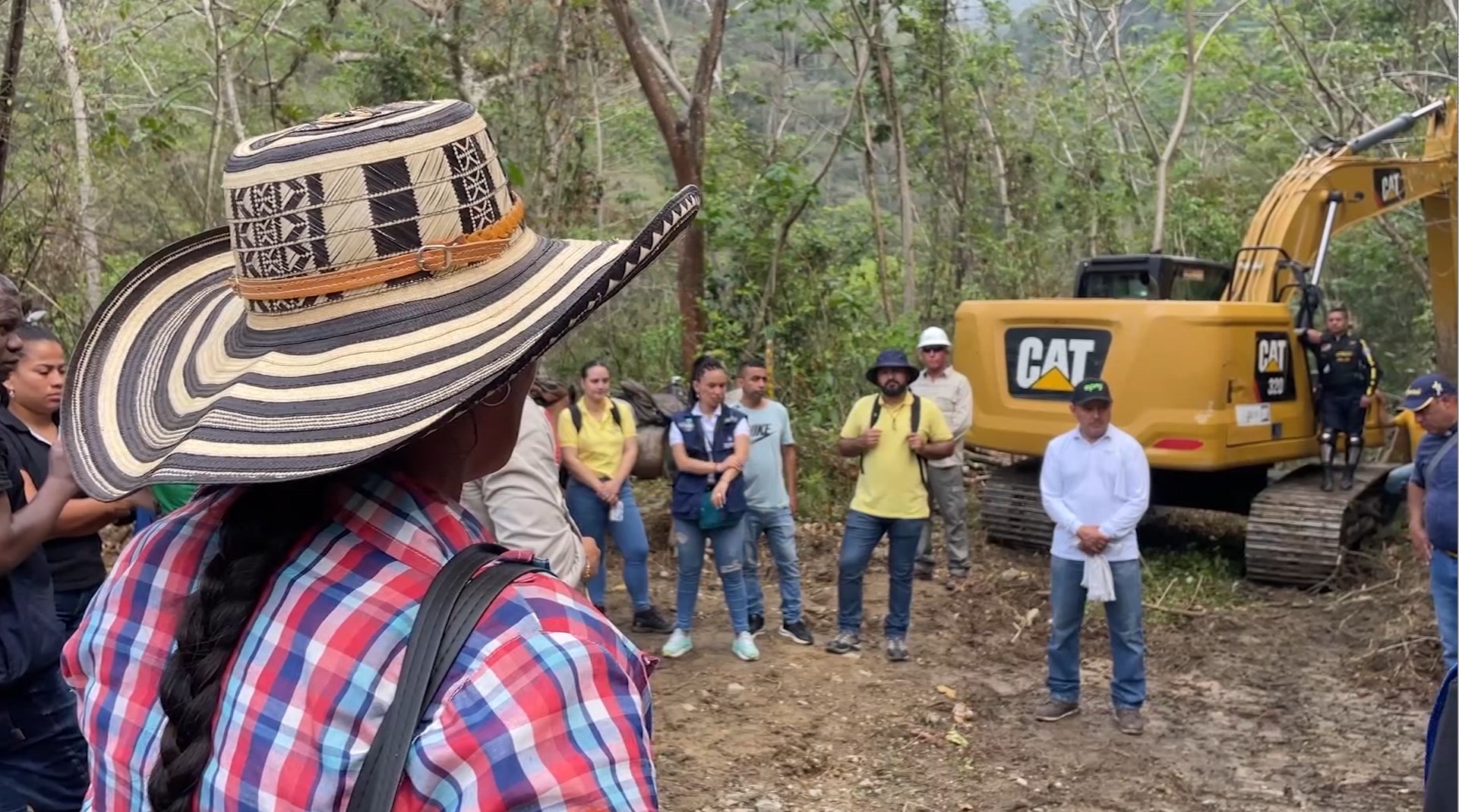 Inició construcción de vía a El Aro en Ituango