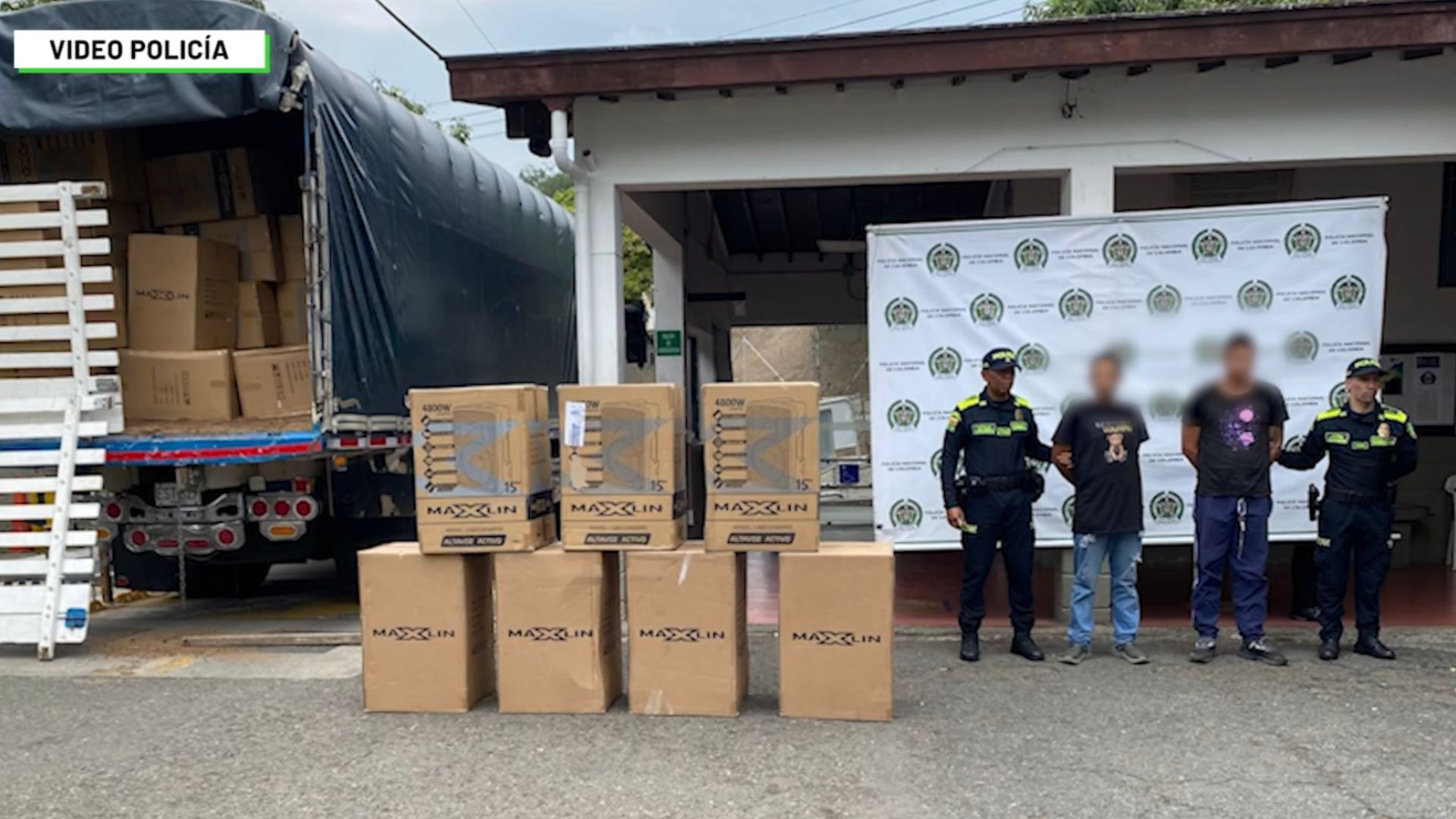 Capturados por hurto de equipos en Barrio Colombia