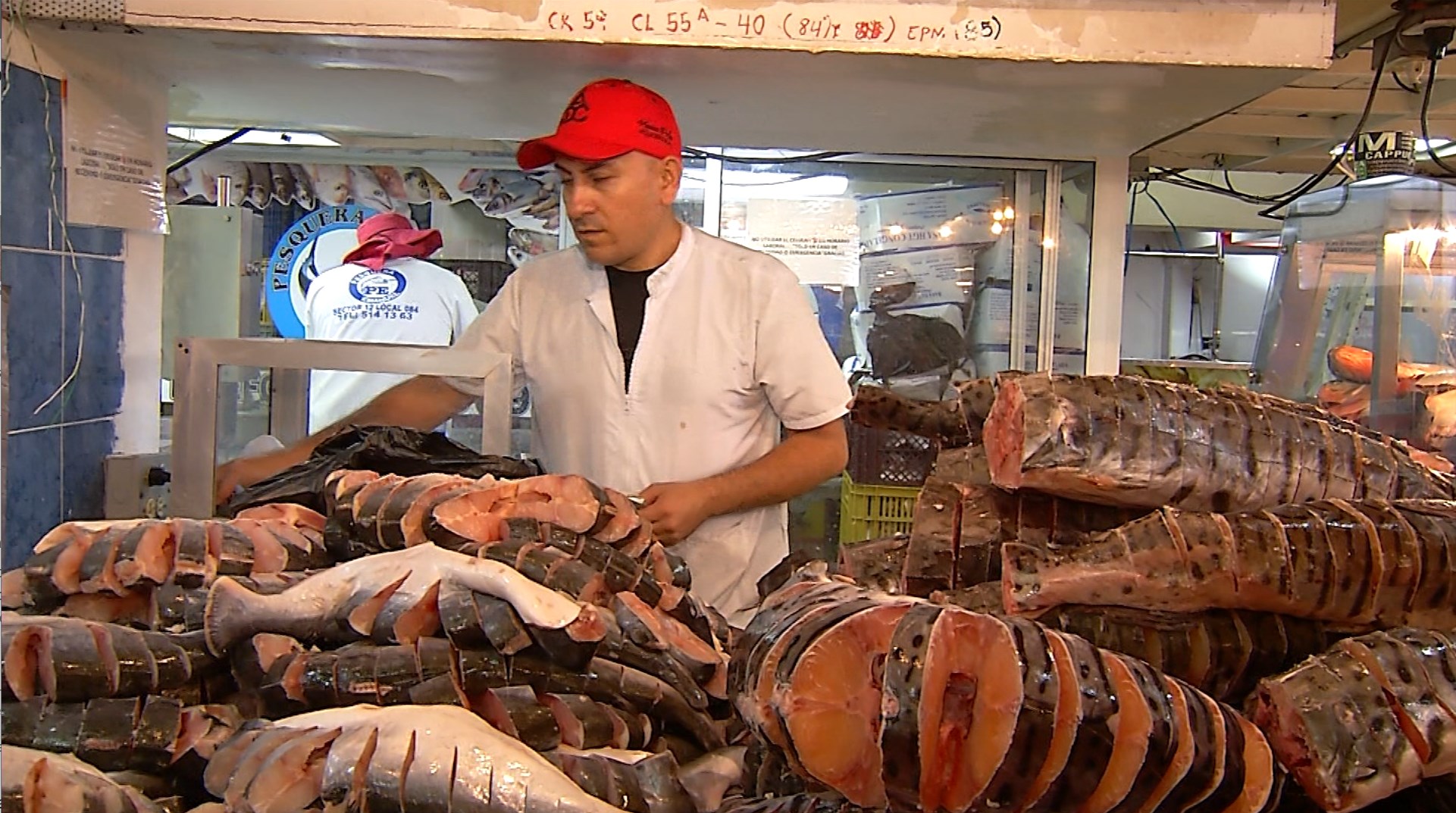 Con dos mares e importamos pescado