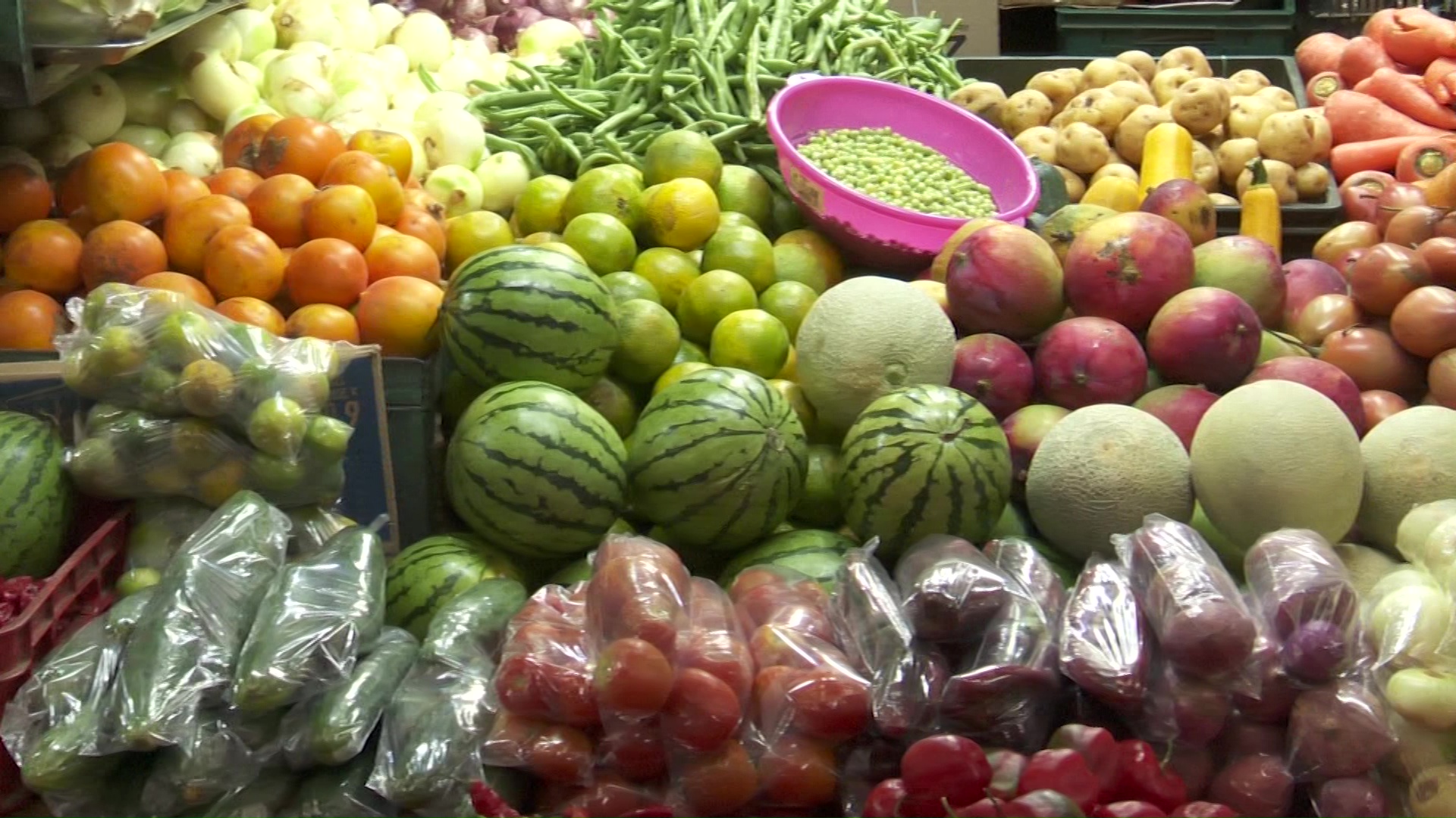 Frutas y verduras siguen en aumento