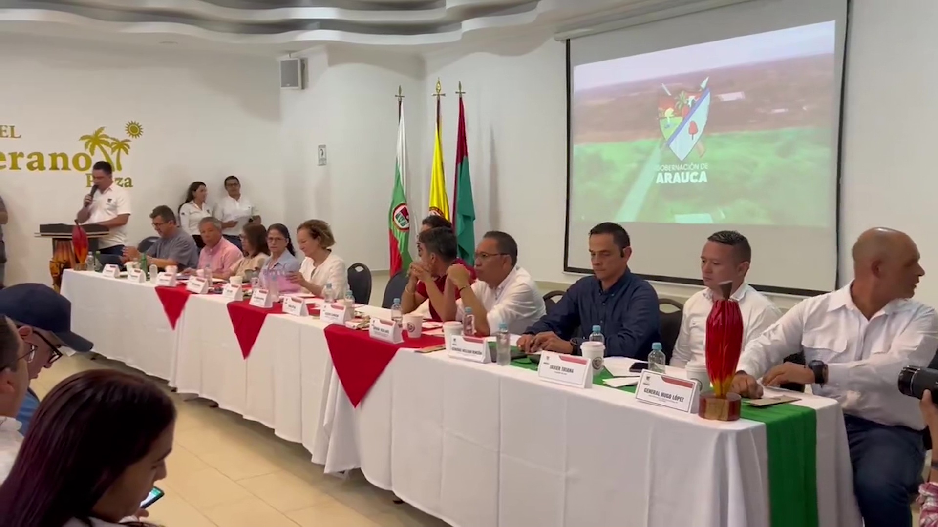 Inician diálogos con el ELN en Arauca