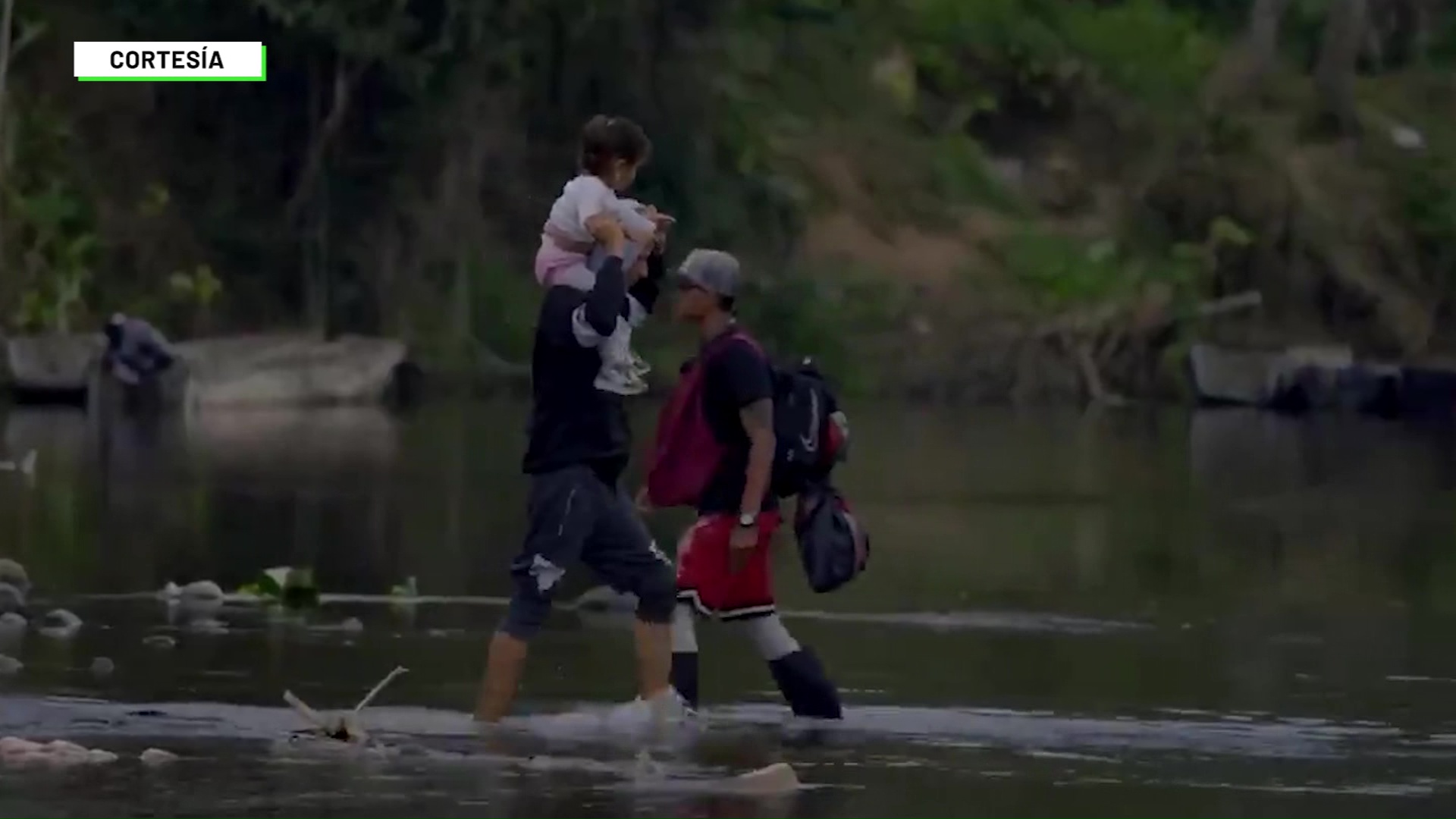 Mil migrantes con deudas con la justicia