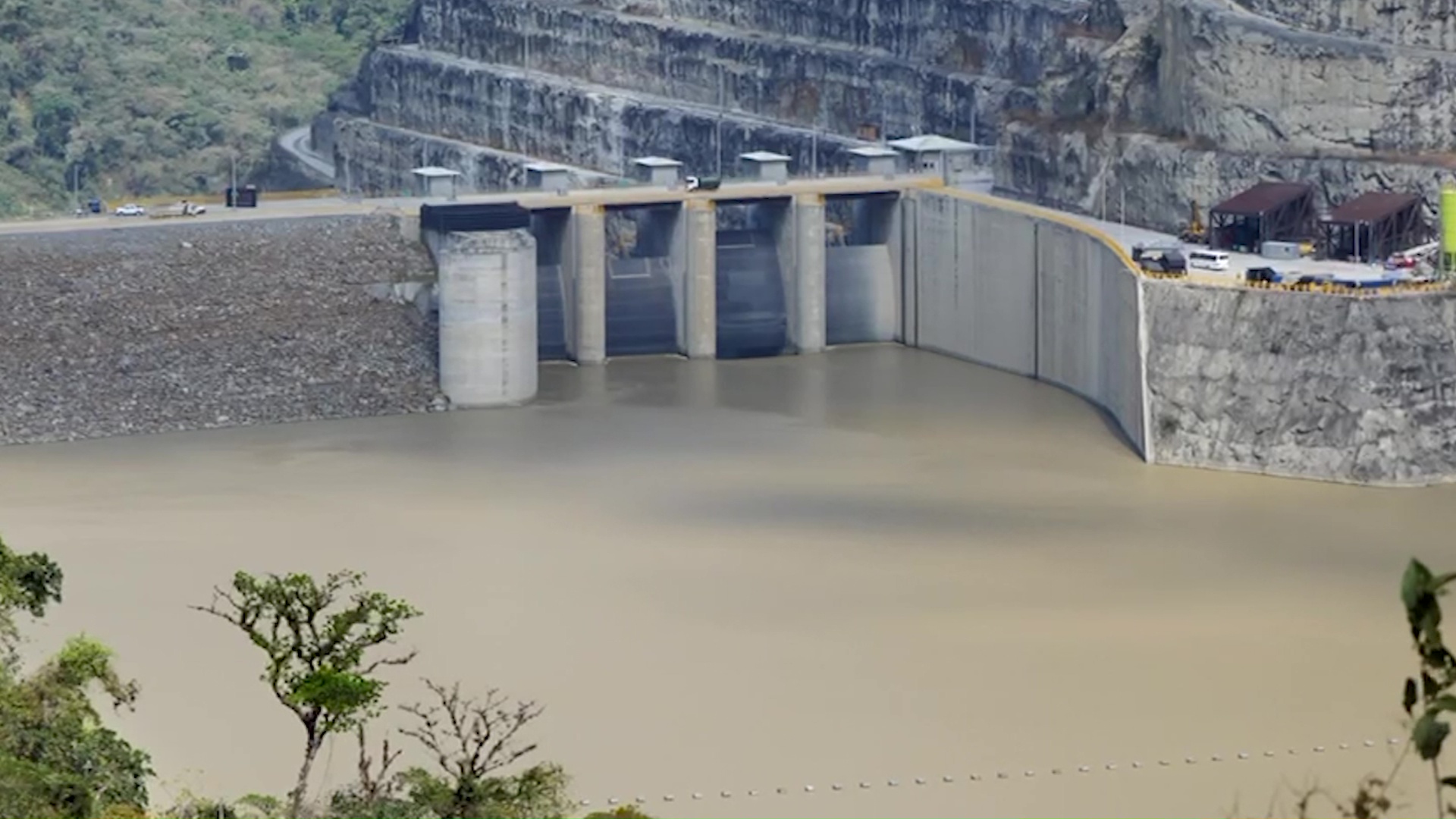 Levantan paro de pescadores y campesinos en Hidroituango