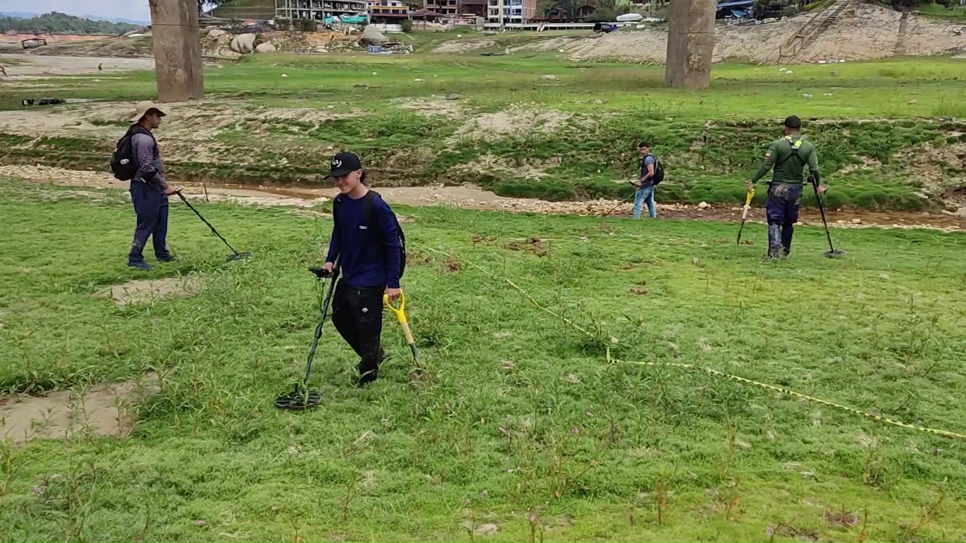 Sequía saca a flote tesoros en Guatapé