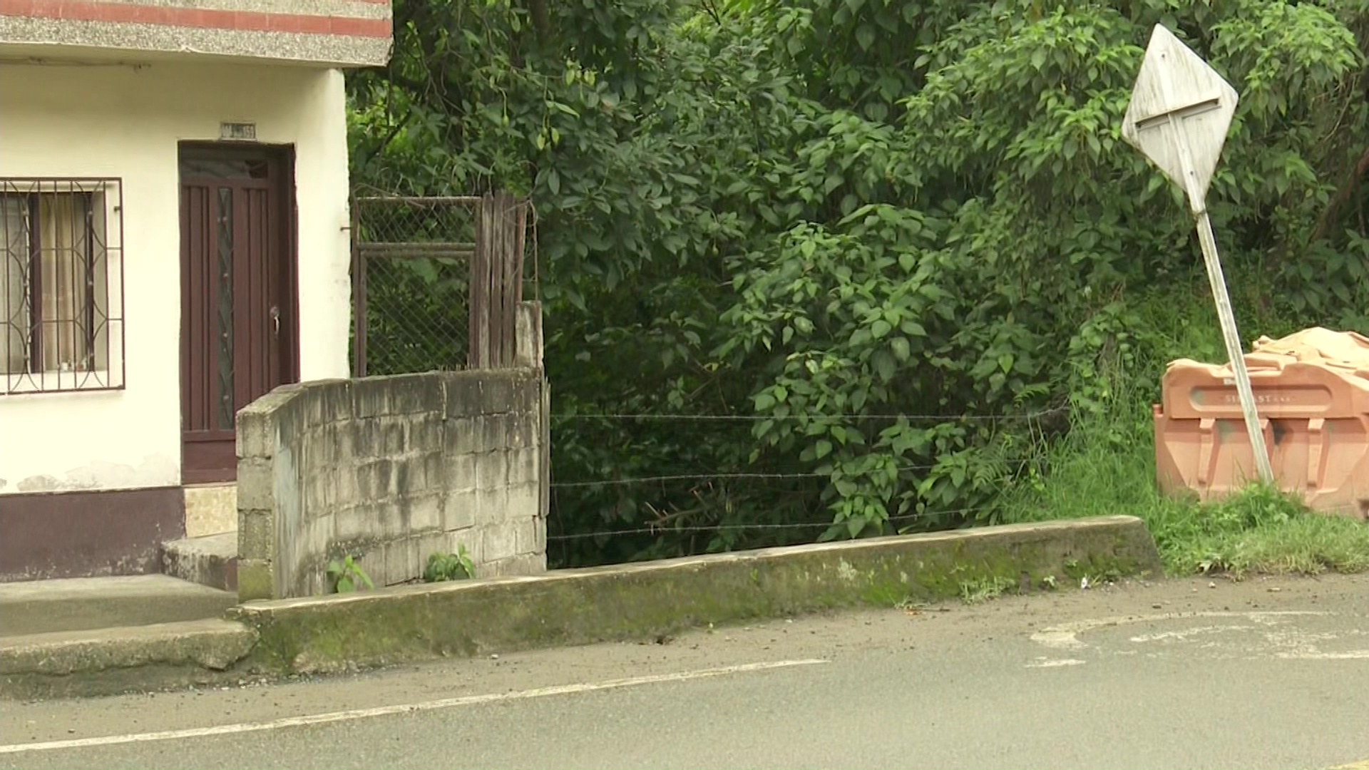 Murió al caer accidentalmente de un puente