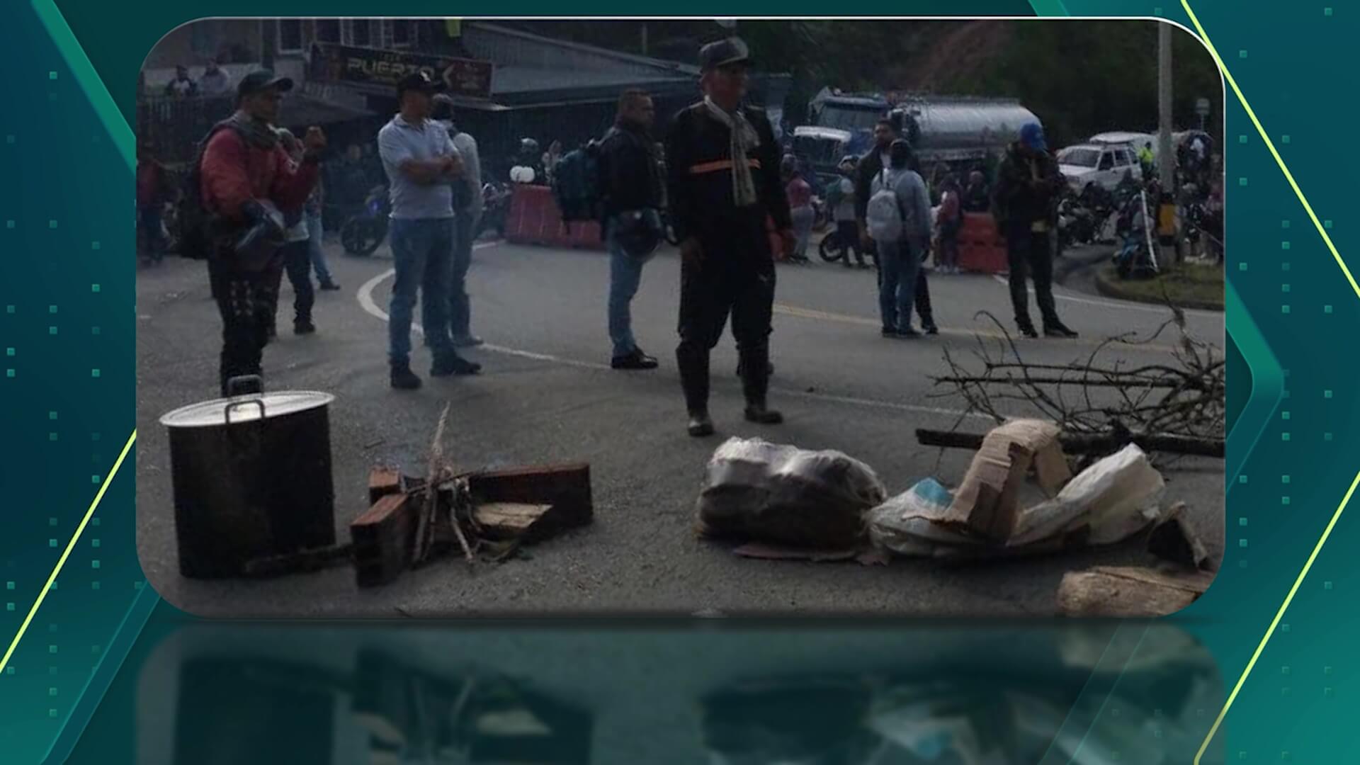 Mineros de Buriticá levantan bloqueo en vía
