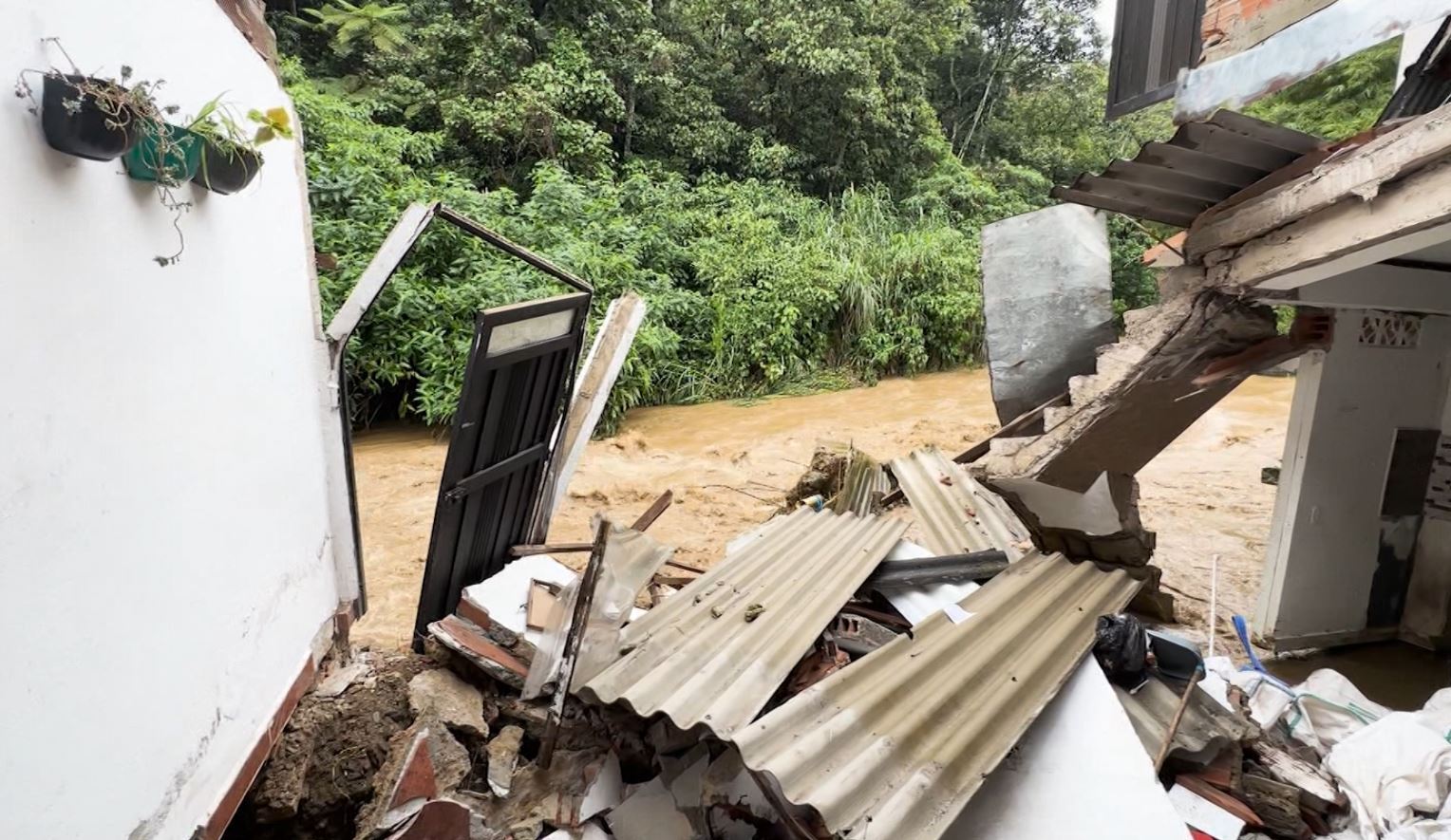 El invierno arrecia en el municipio de Caldas