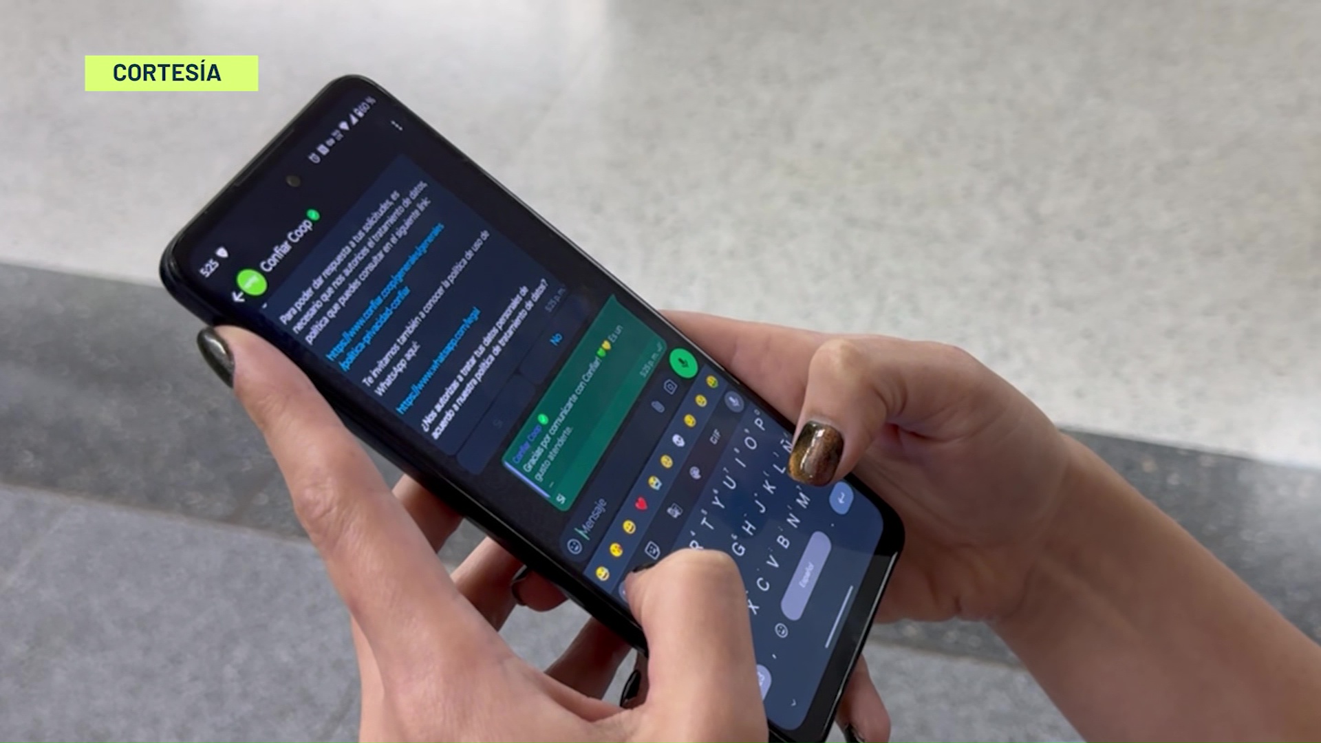 Jóvenes recurren a Whatsapp para créditos