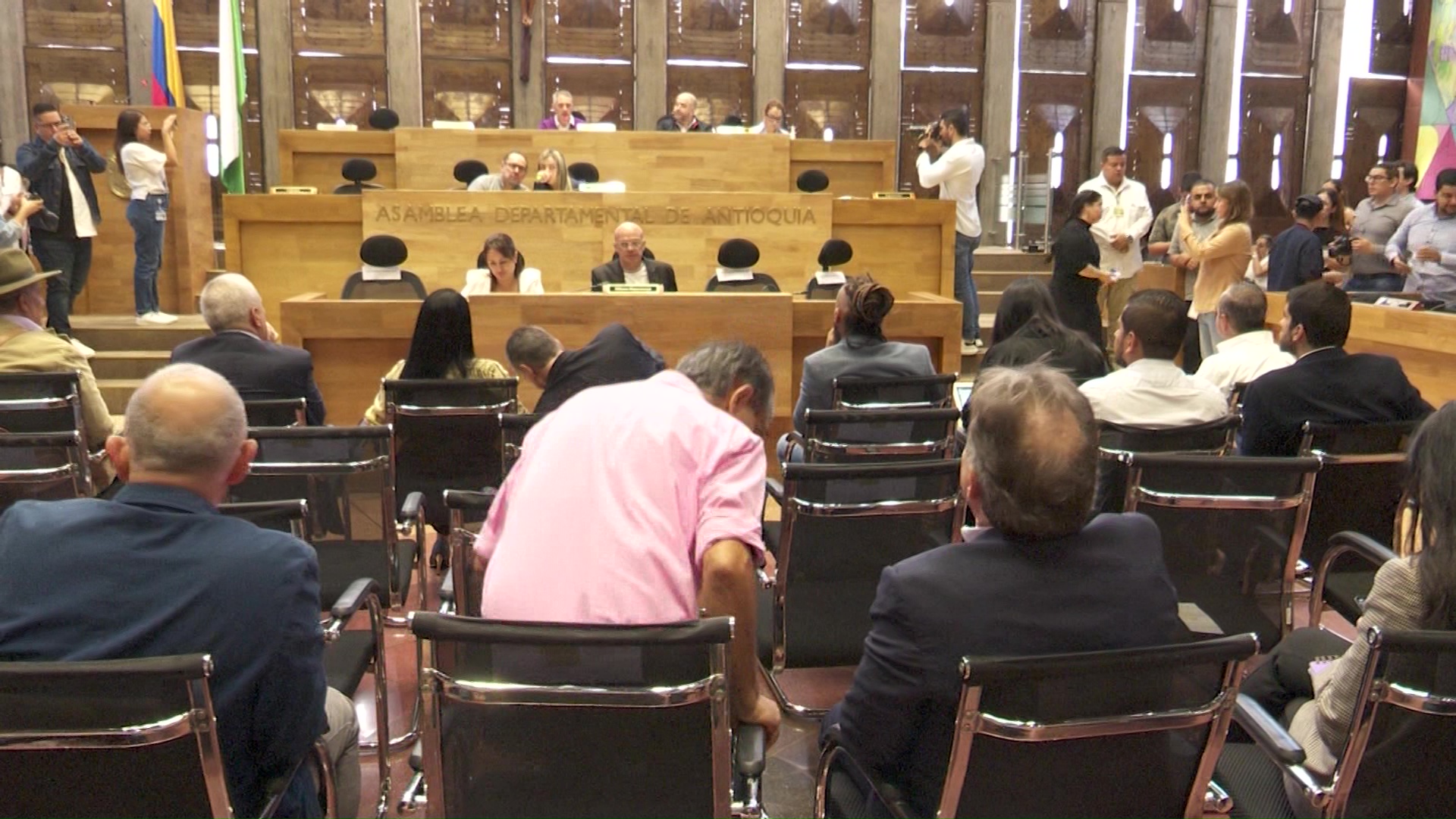Tres diputados de Antioquia están amenazados