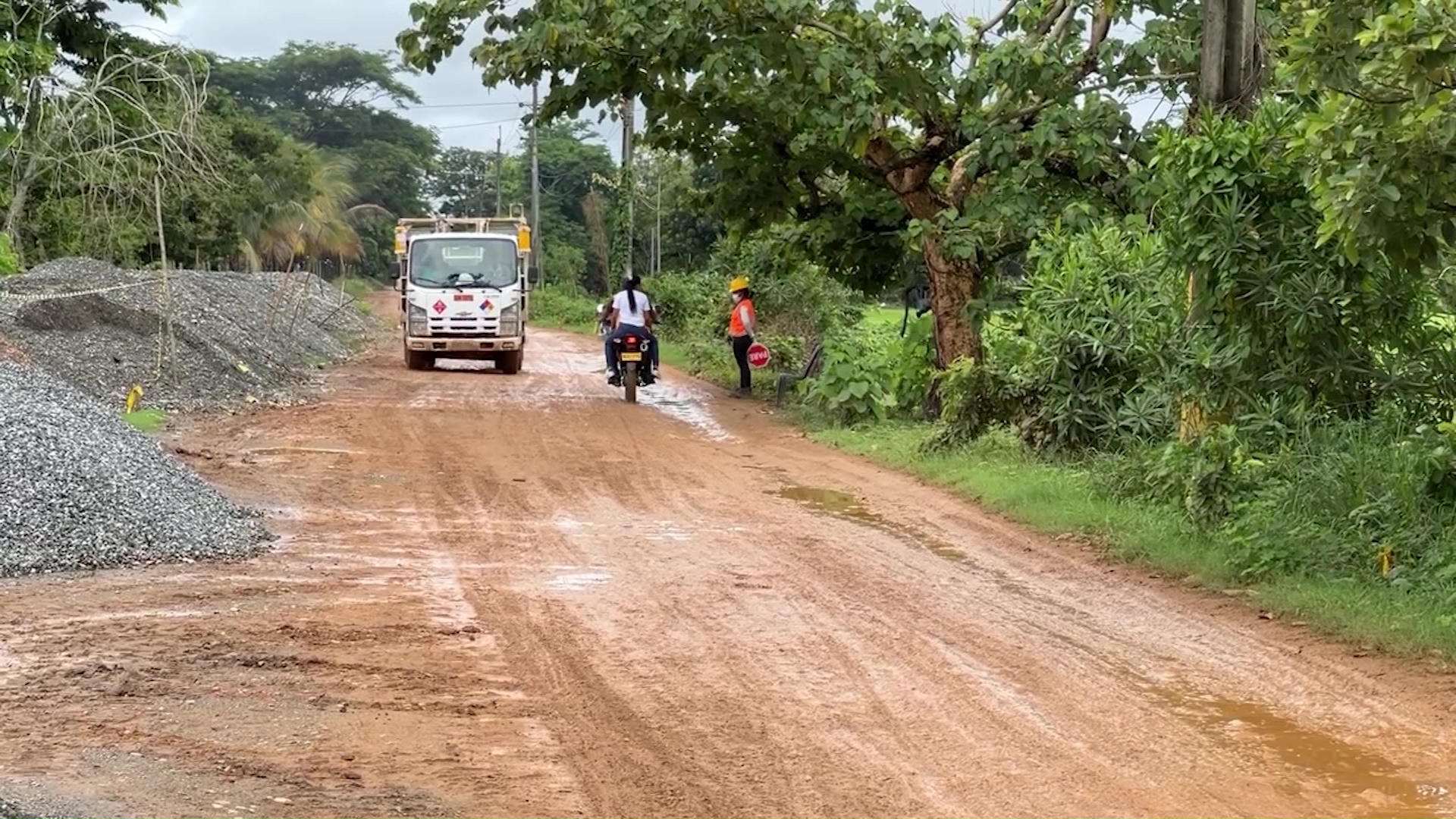 Inició pavimentación de la vía principal en Nechí