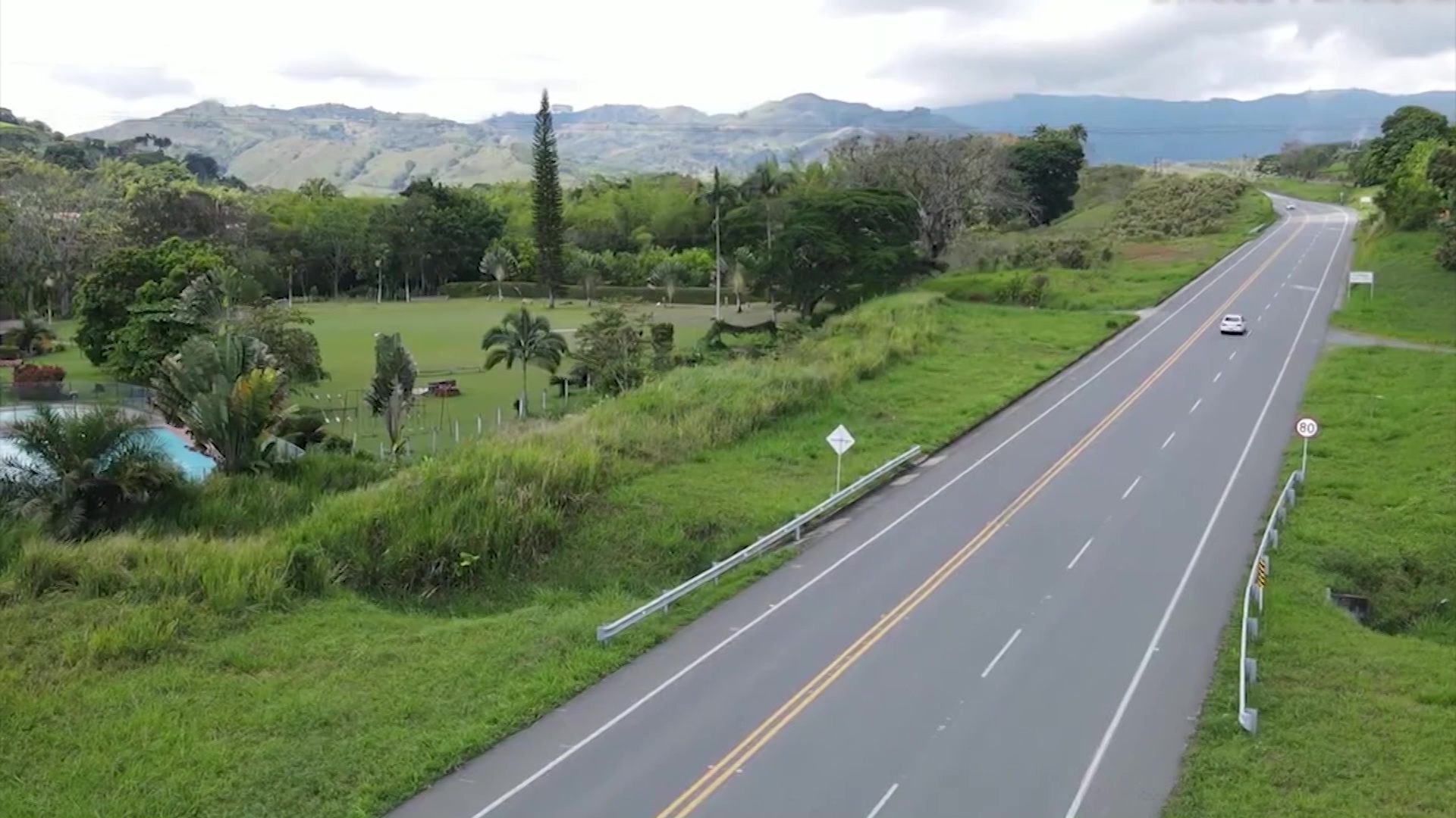 Se cae medida que buscaba tumbar 'vaca'