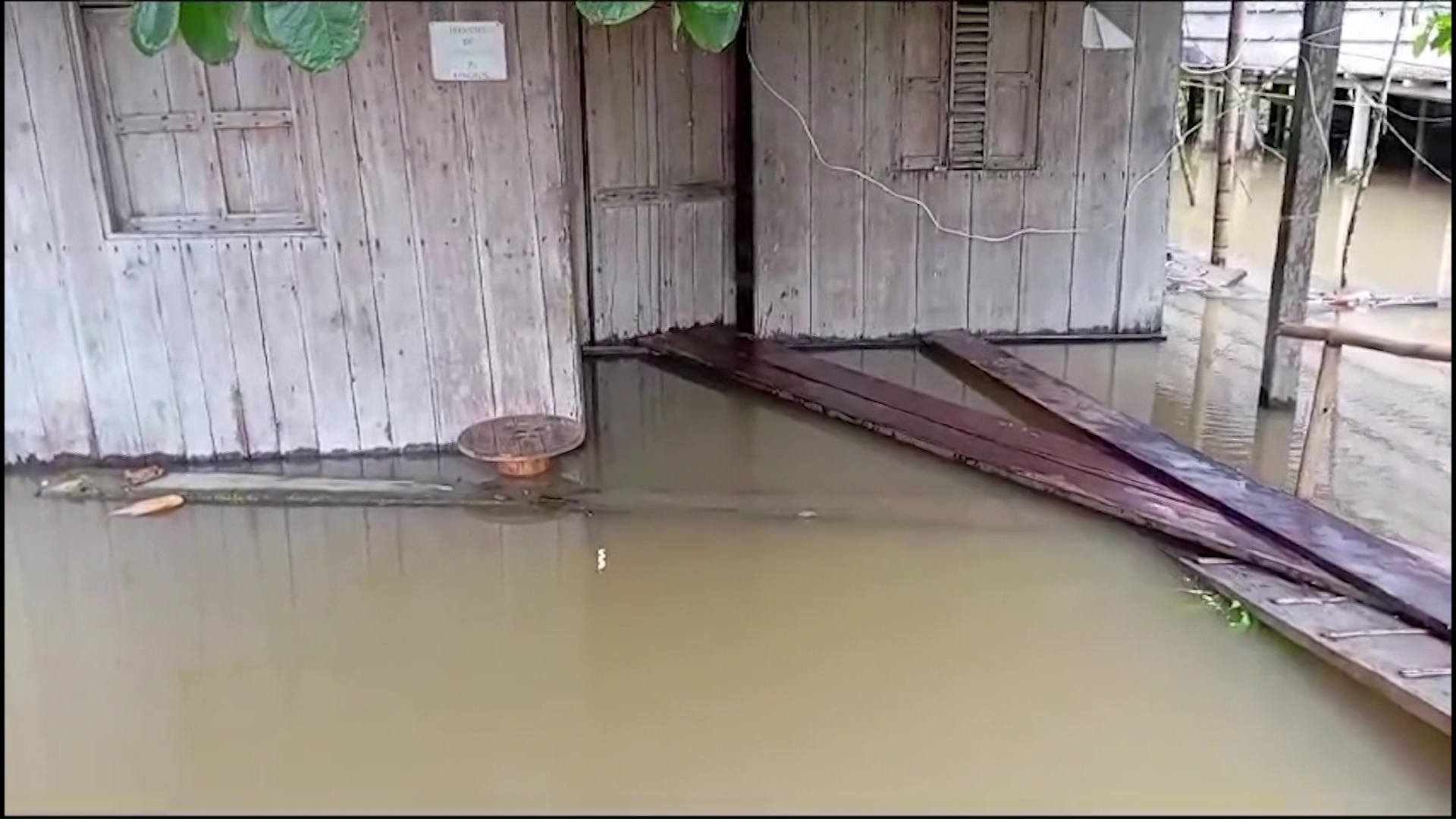 Graves afectaciones por inundaciones