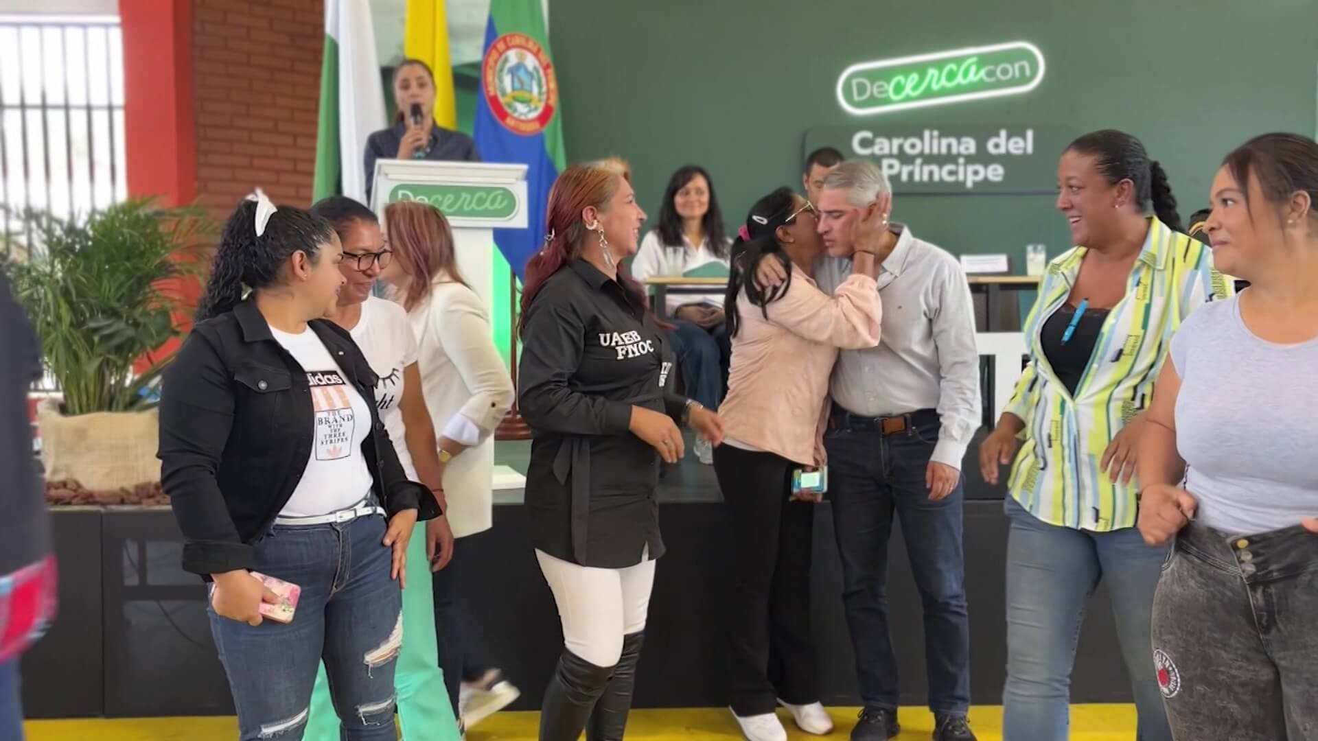 Gobernación otorga beneficios a manipuladoras de alimentos