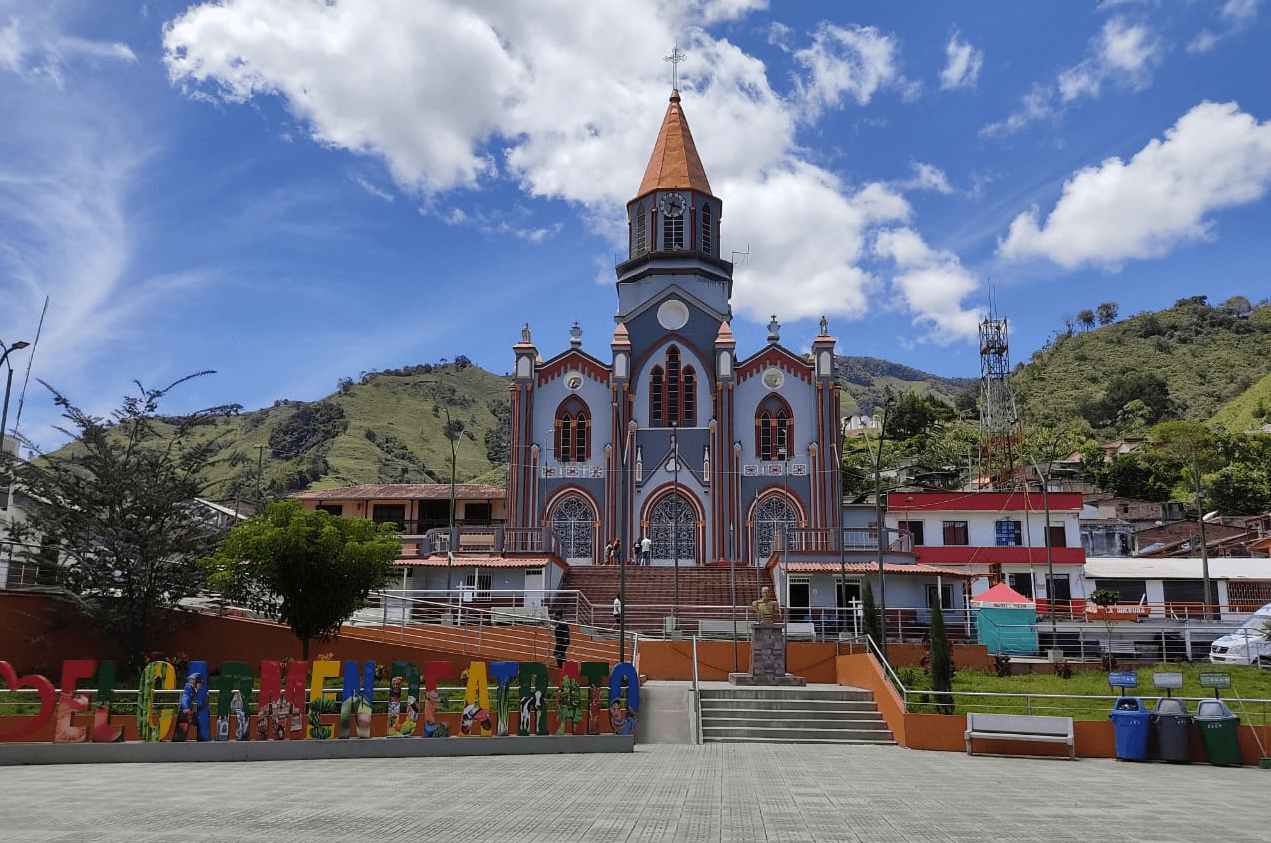 Teleantioquia llega a El Carmen de Atrato con su programación en vivo