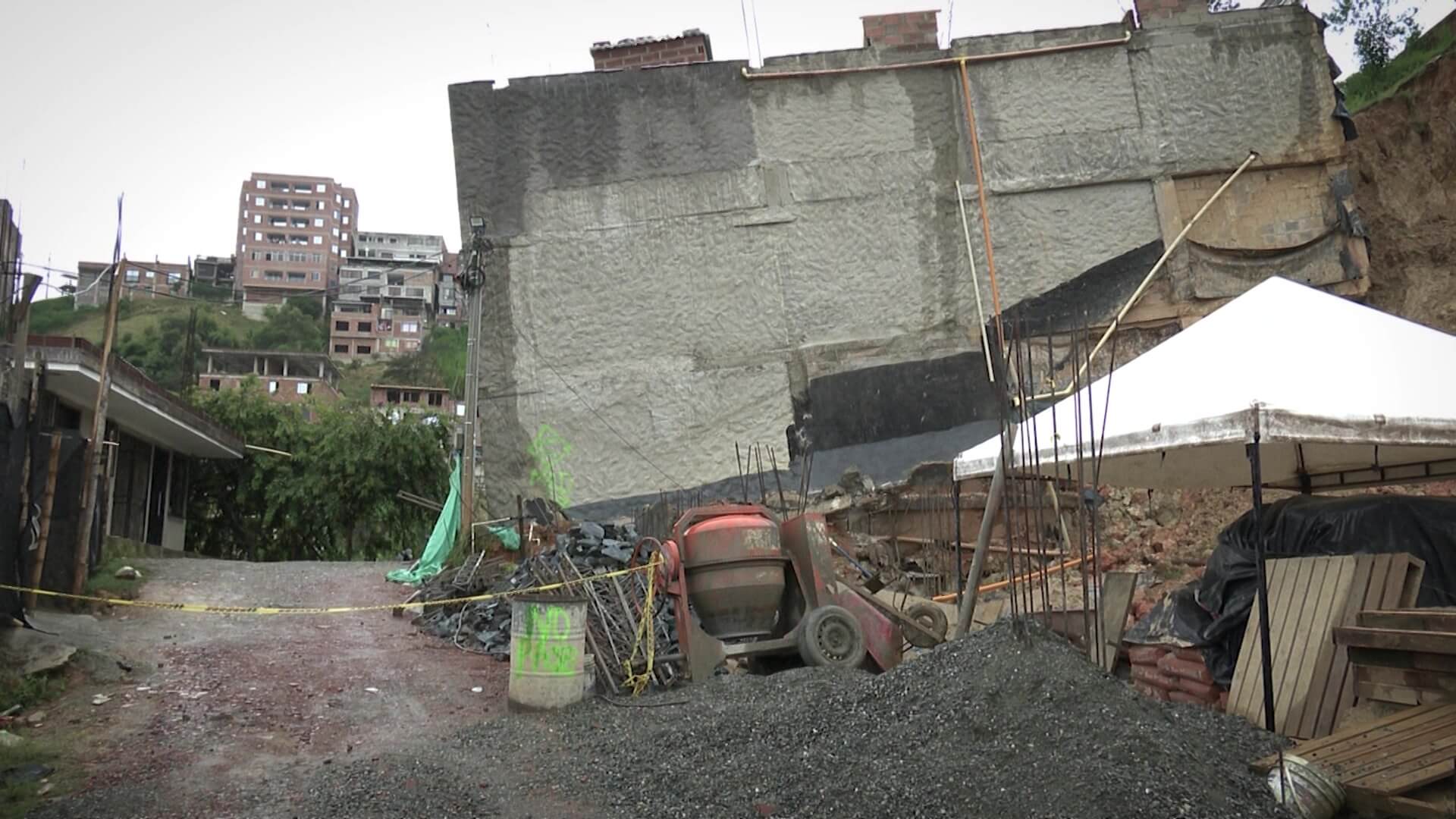 Piden demolición de edificio en Altavista
