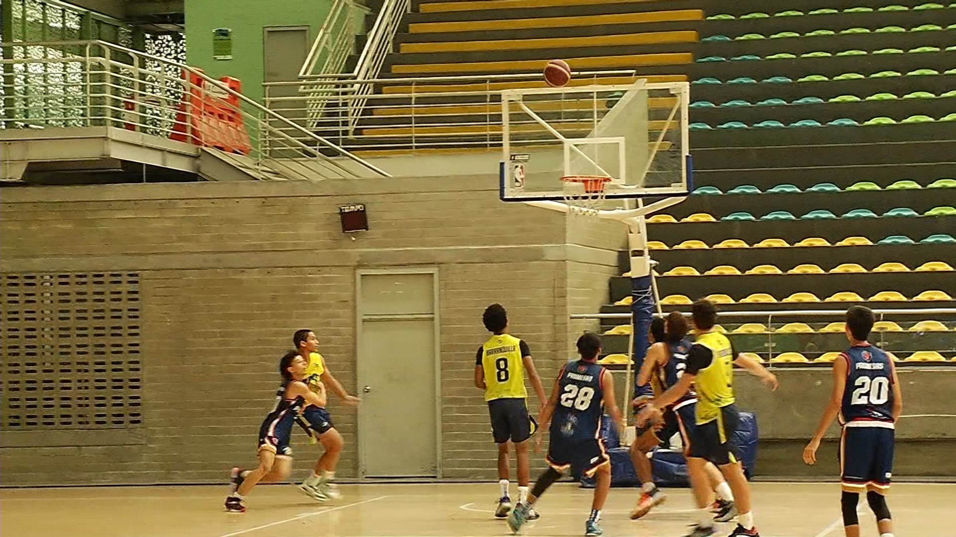 Dramático triunfo de promesas en el baloncesto juvenil
