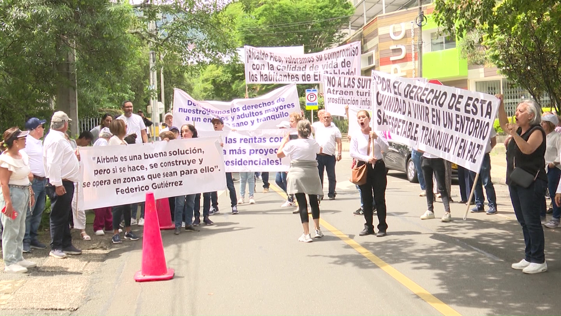 Protesta por construcción suites hoteleras