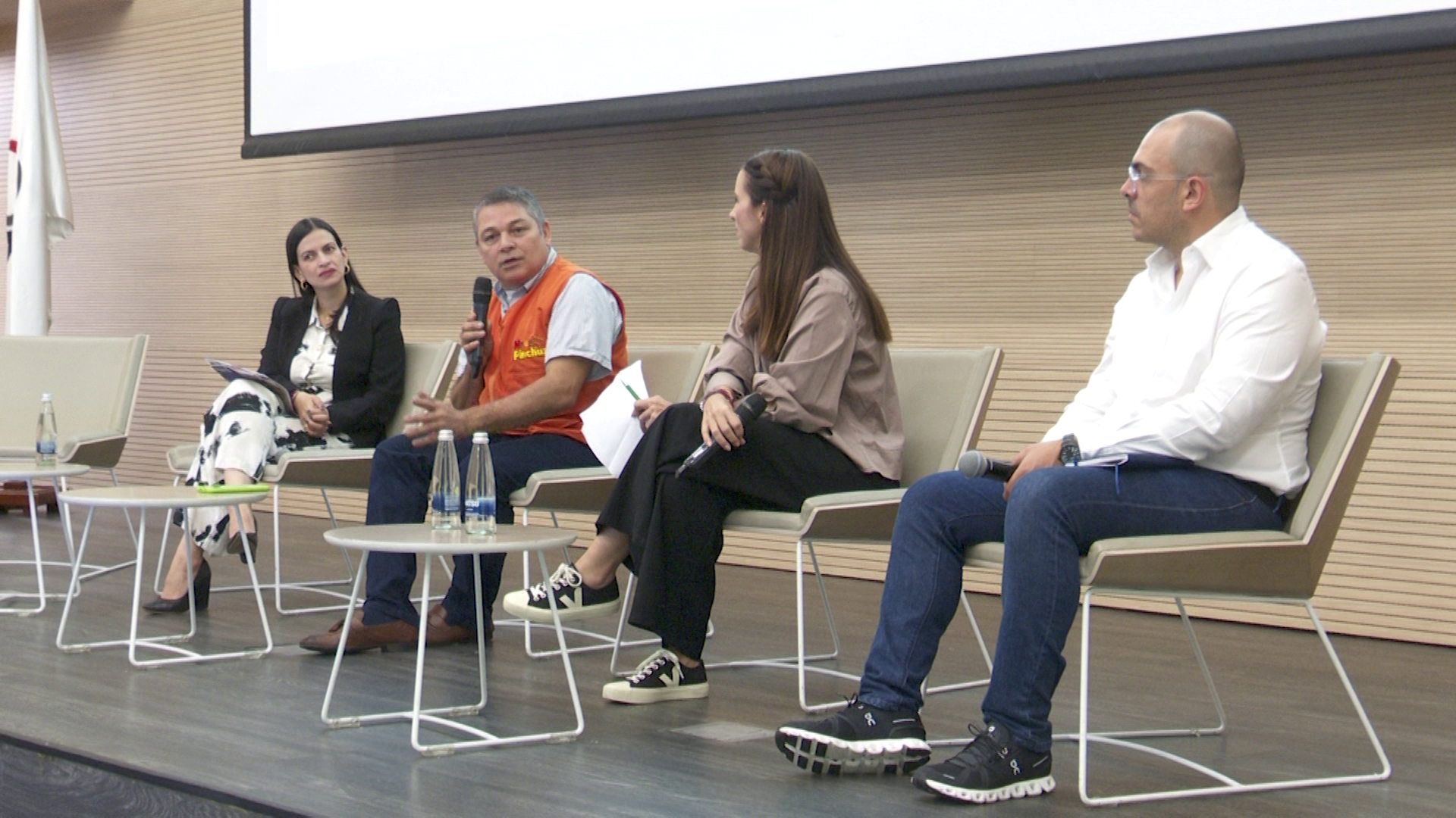 Micro y pequeñas empresas a flote en crisis