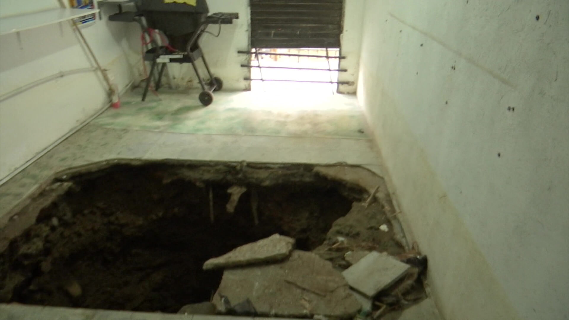 Desbordamiento de quebrada provocó hueco en Manrique