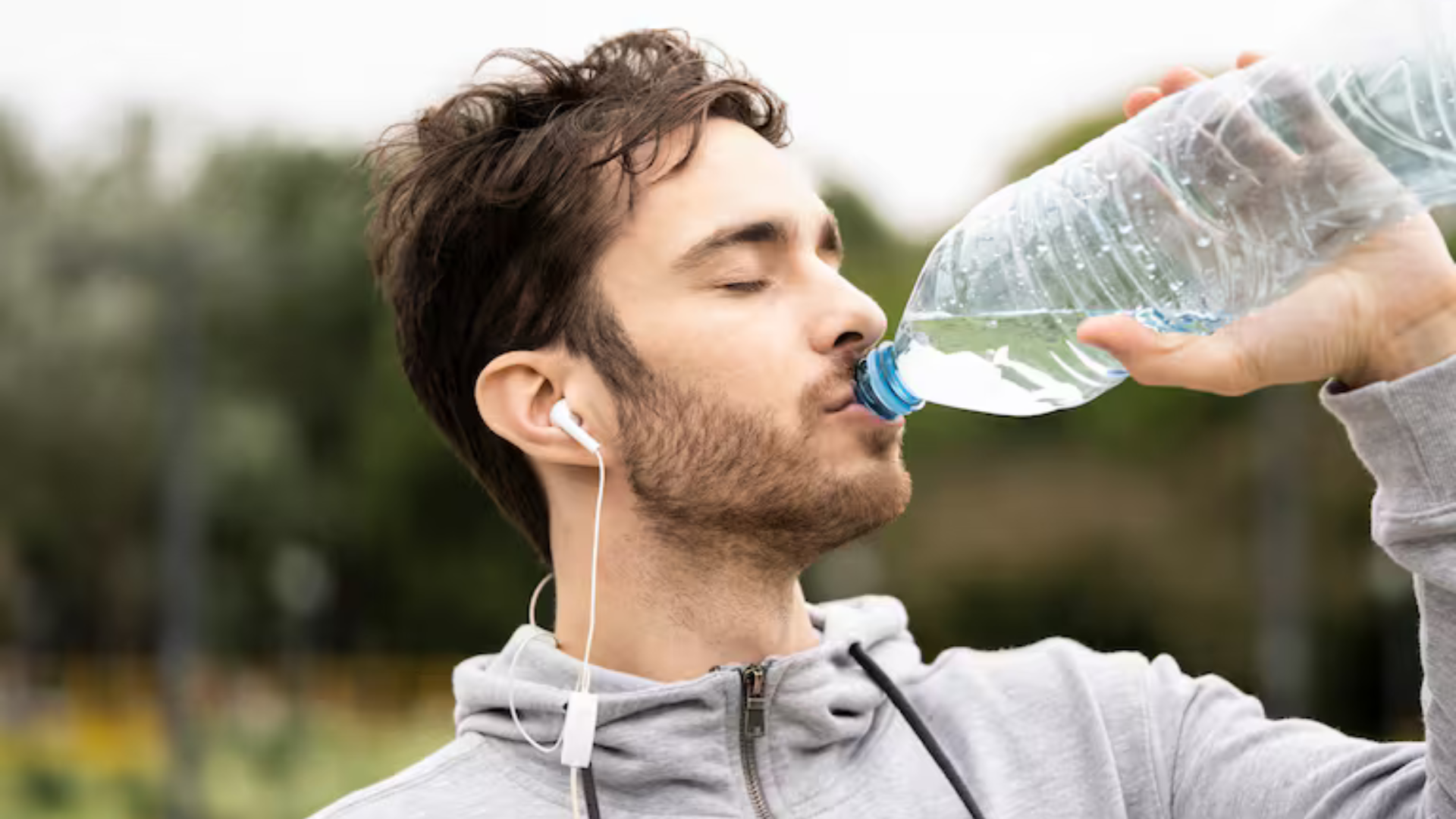 5 errores que estás cometiendo al tomar agua