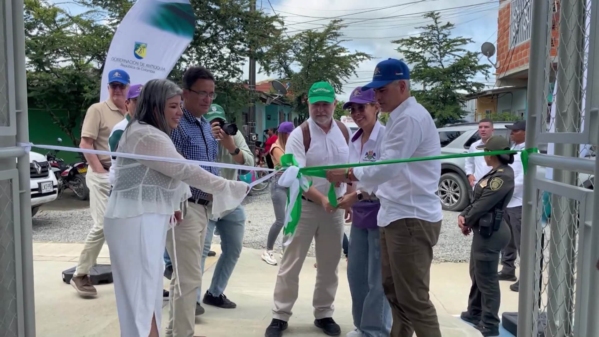 Gobernación entregó megacolegio en Chigorodó