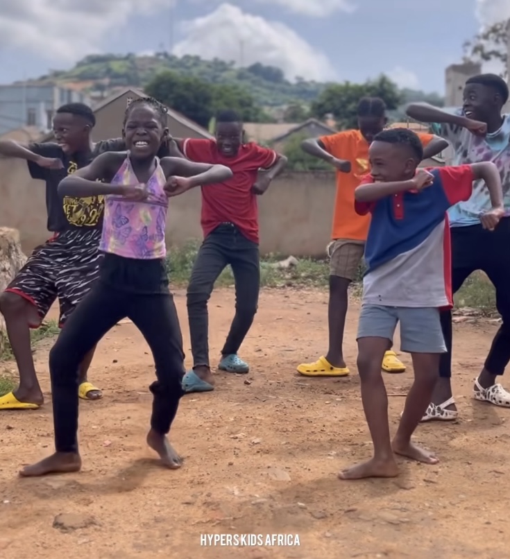 ¡Un grupo de niños que conquistan las redes con su increíble talento!
