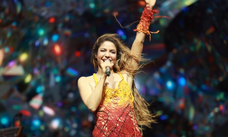Estafan con boletas para el concierto de Shakira en Medellín