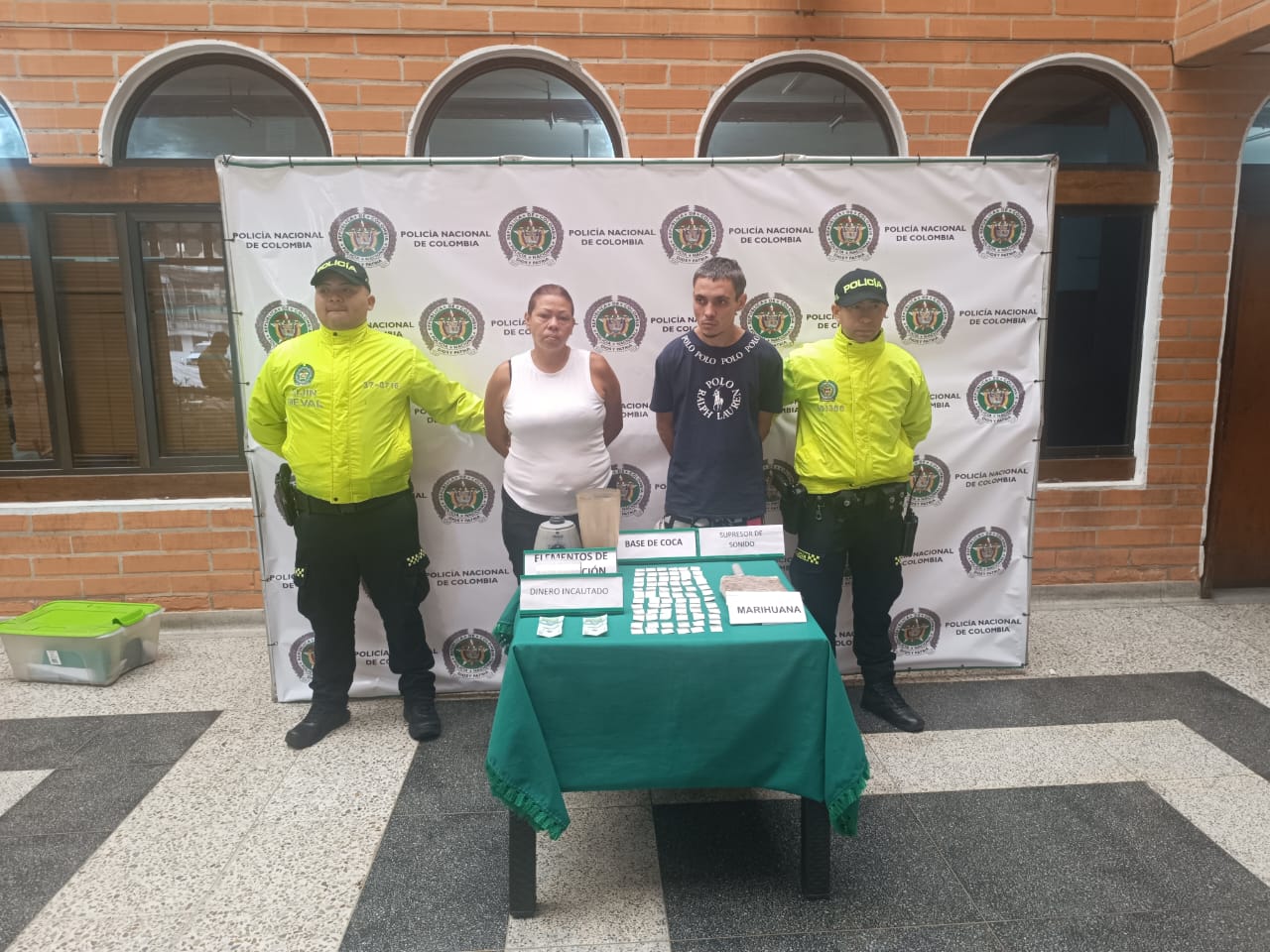 Capturan al hermano y la madre de alias ‘Bola’ por microtráfico en Itagüí