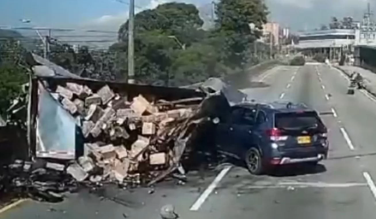 En video: Dos muertos por accidente en la autopista norte