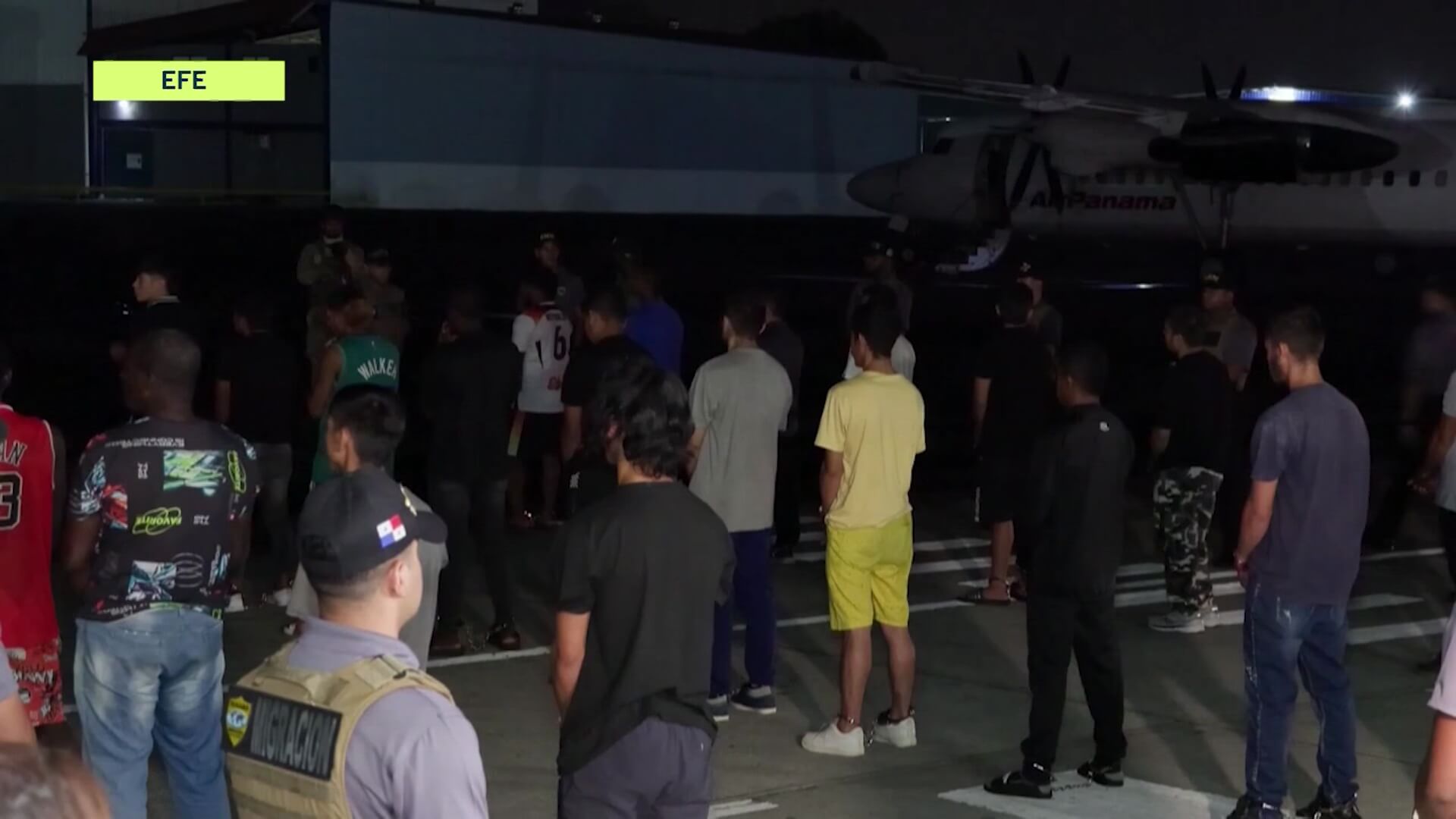 Inició deportación de migrantes irregulares desde Panamá
