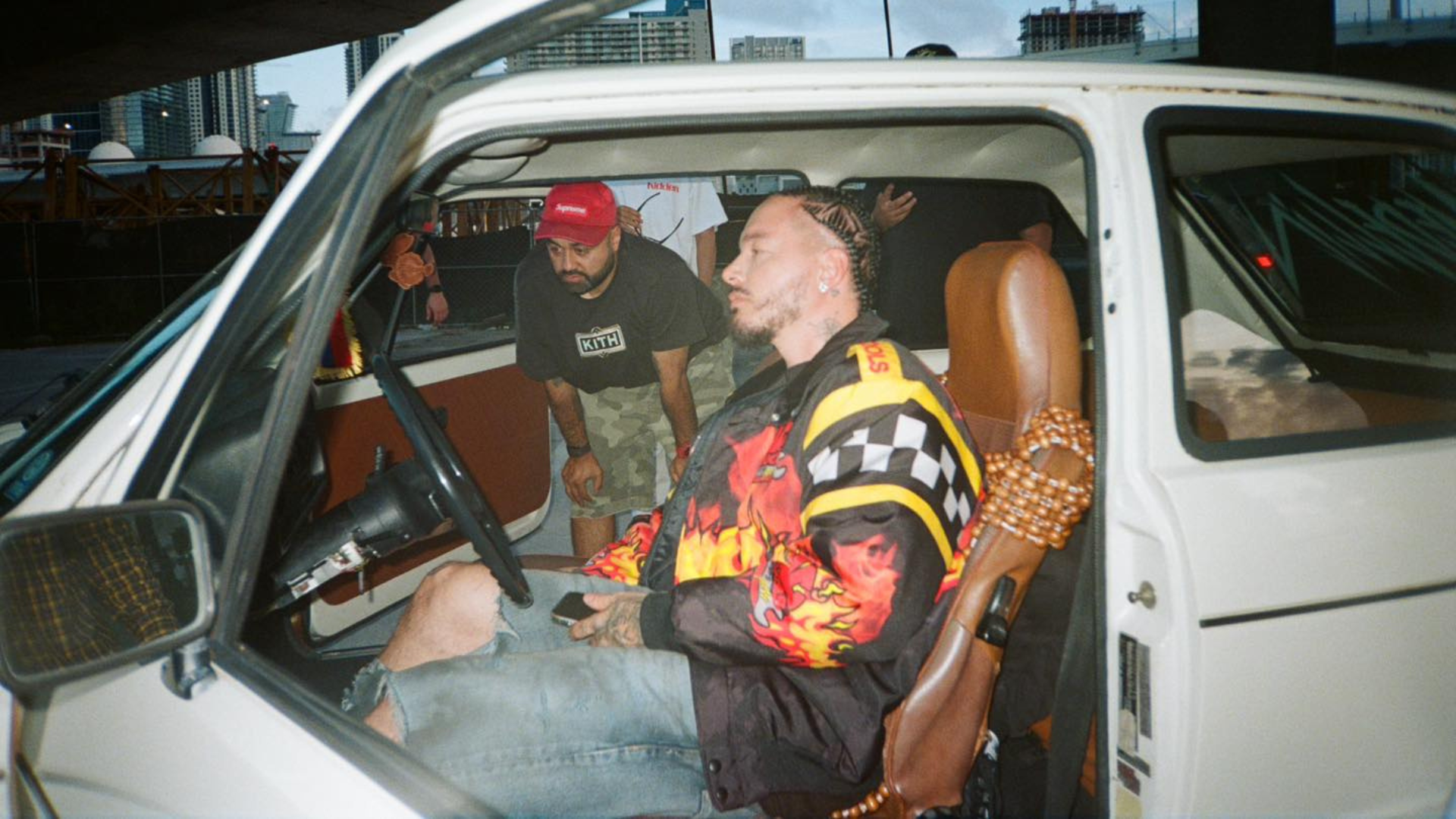 J Balvin recoge sus pasos y avanza en su carrera musical. Foto: Facebook @J Balvin. 