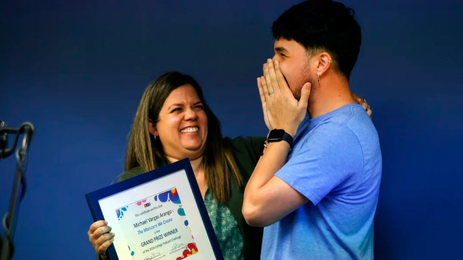 Colombiano Michael Vargas gana premio por su valiente testimonio de salud mental