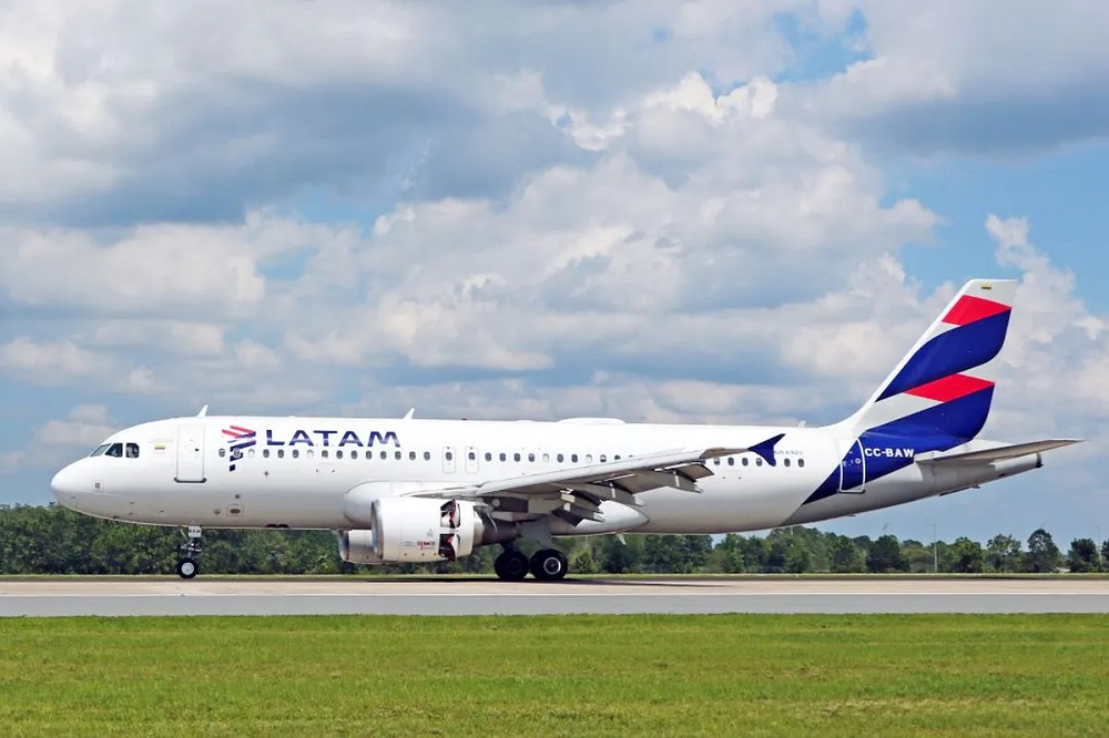 Cancelan vuelos por crisis de combustible de aviación, ¿cuántos en Medellín?