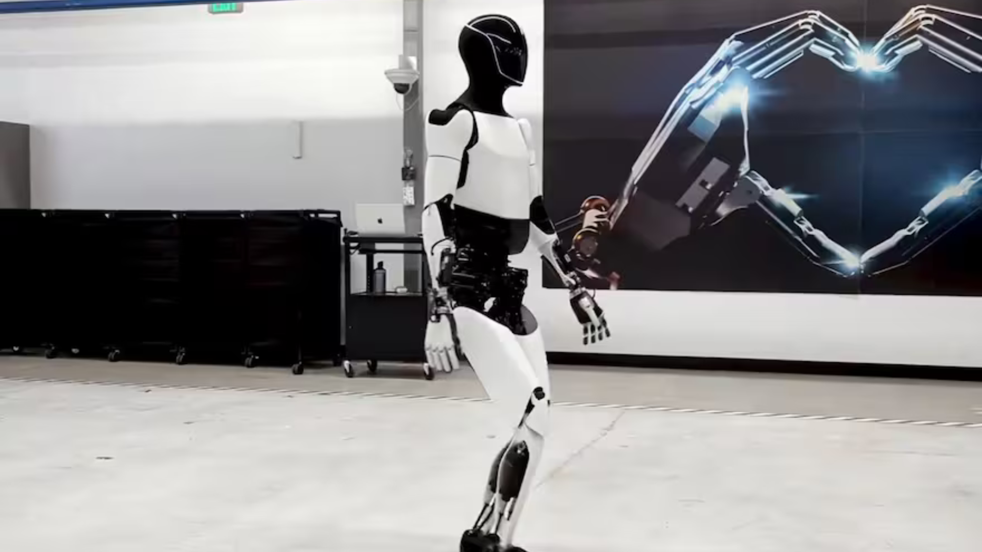 Tesla está contratando personas que le enseñen habilidades humanas a sus robots