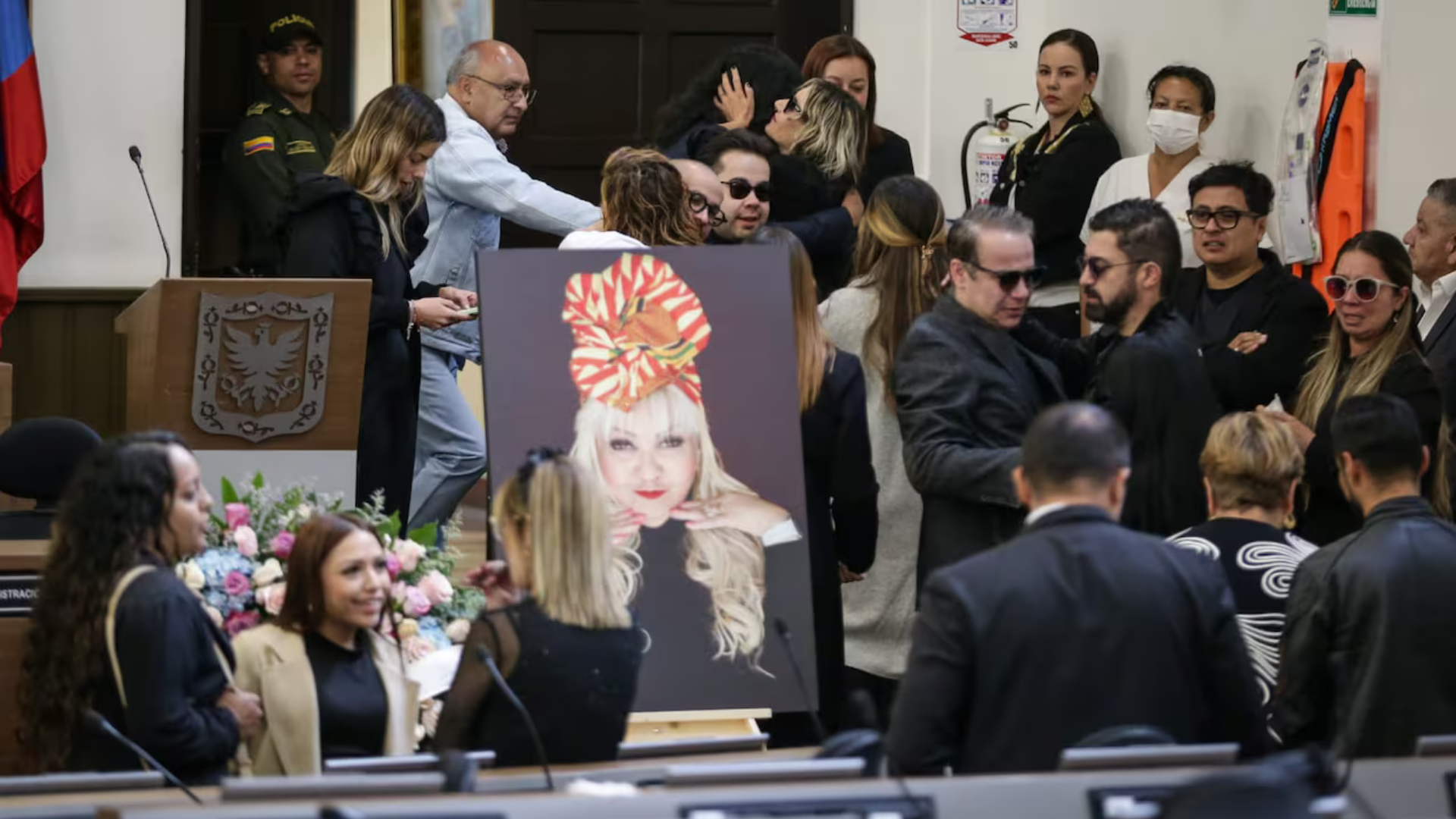 Imágenes conmovedoras: Así transcurre el homenaje a la “Gorda” Fabiola en su cámara ardiente - Teleantioquia